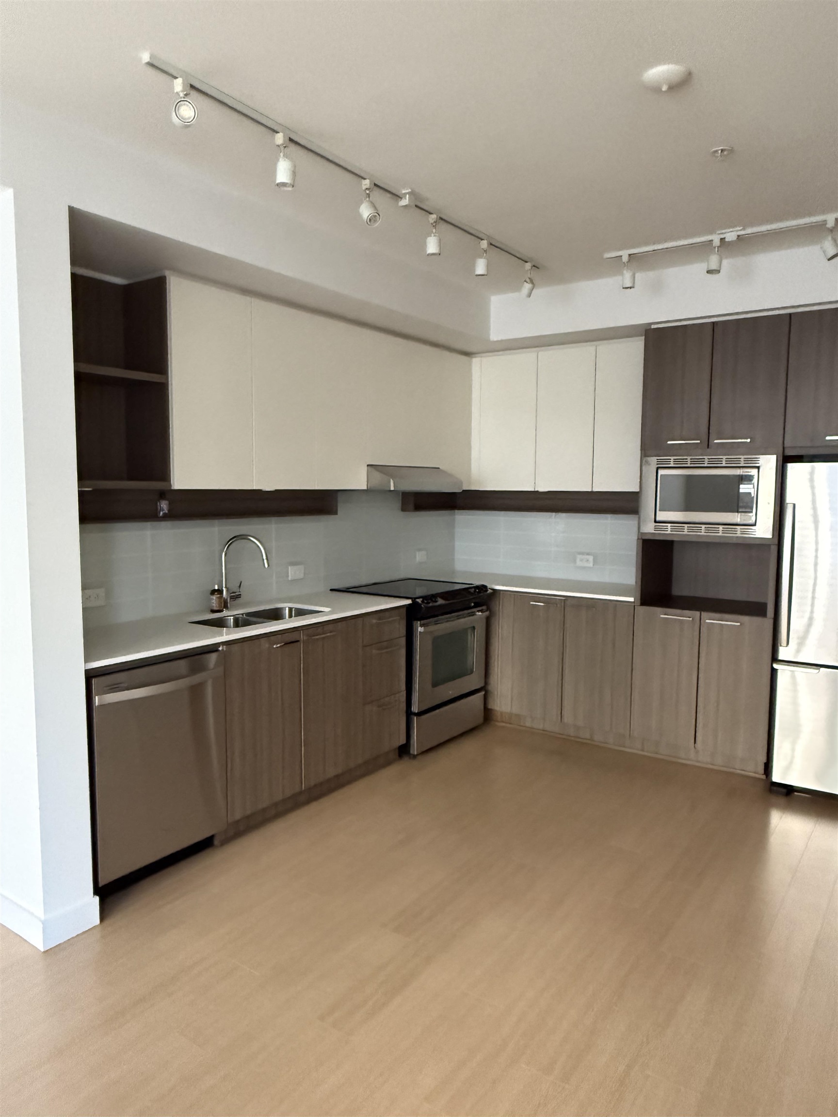 308 618 COMO LAKE AVENUE, R3084381, BC,