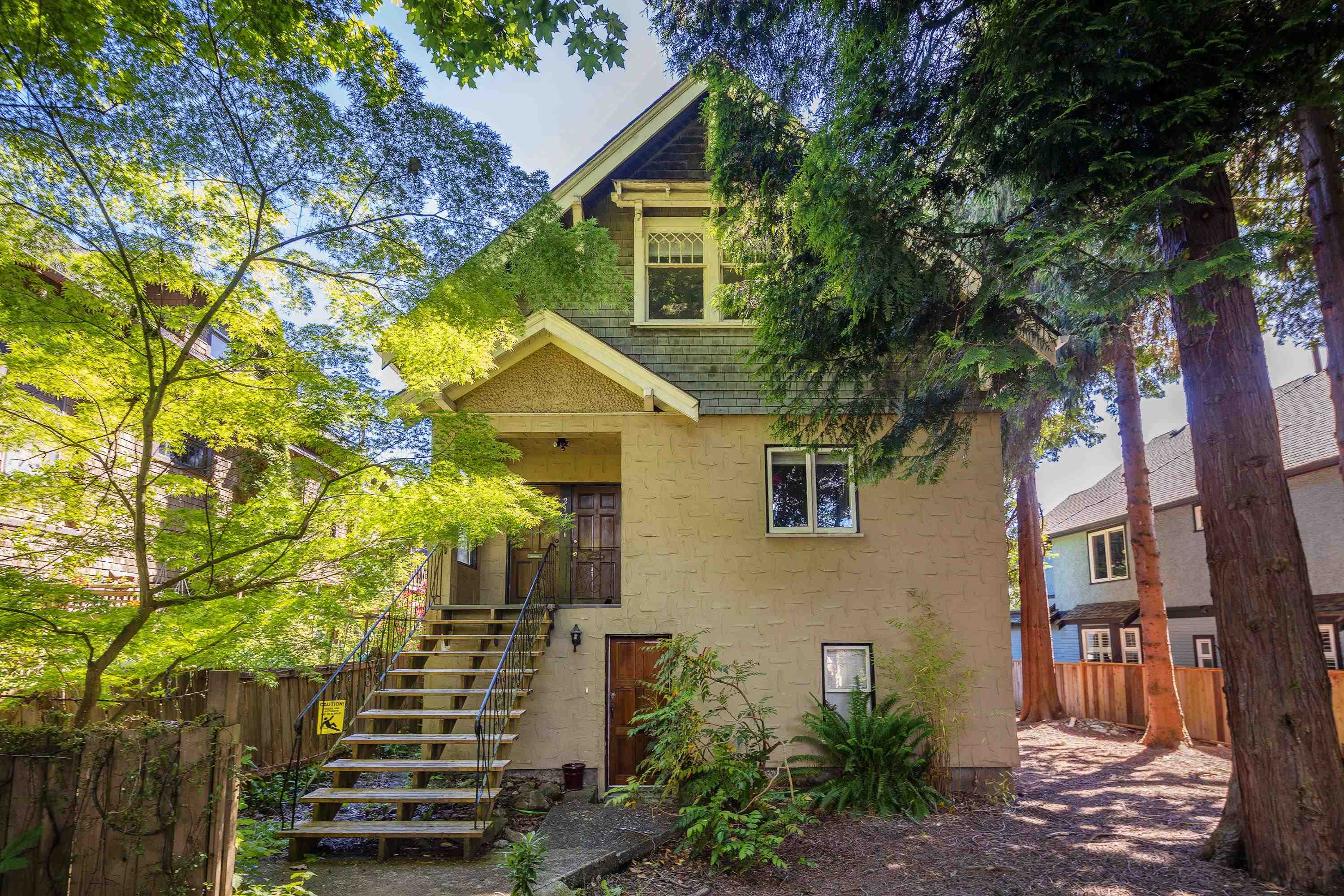 #2 (TOP FLOOR) 2176 13 AVENUE, R3084393, BC,