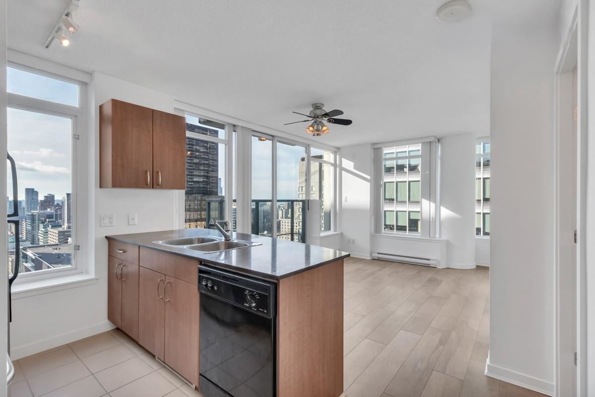 MLS® listing #R3084433 for sale located at 2805 610 GRANVILLE STREET