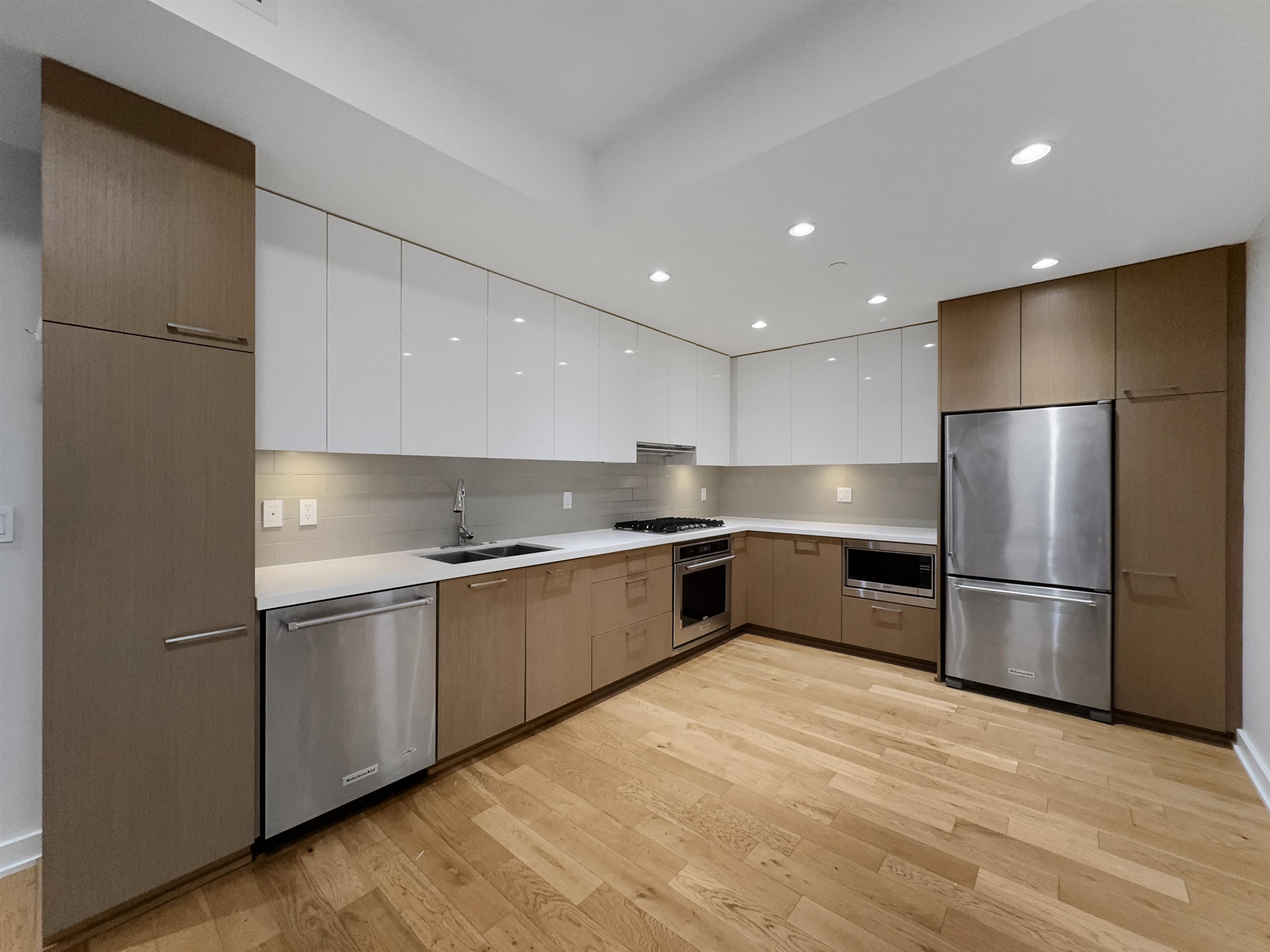 1xx 5311 CEDERBRIDGE WAY, R3084478, BC,