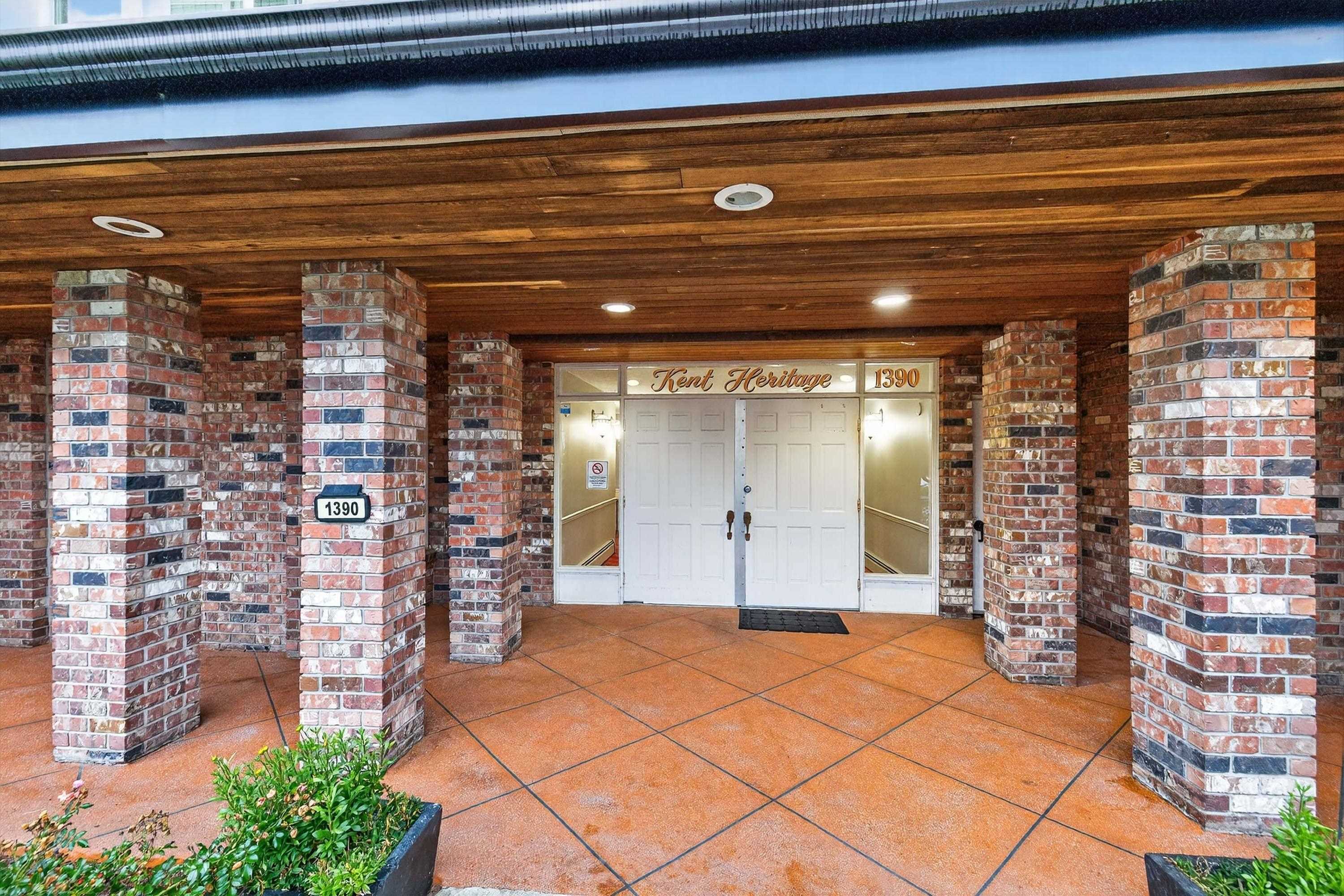 104 1390 MARTIN STREET, R3084516, BC,