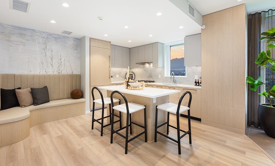 2701 5860 OLIVE AVENUE, R3084605, BC,