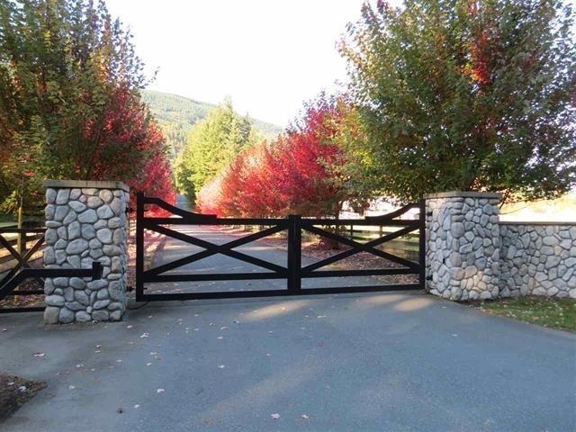 MLS® listing #R3084719 for sale located at 1400 MAPLE ROCK DRIVE, Columbia Valley BC V2R 4X5
