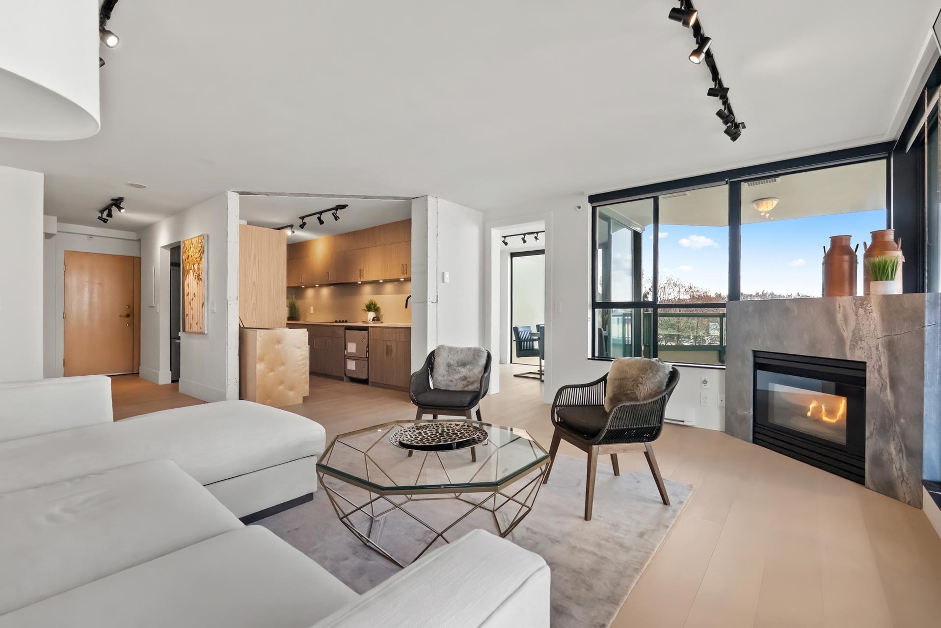 6D 328 TAYLOR WAY, R3084860, BC,