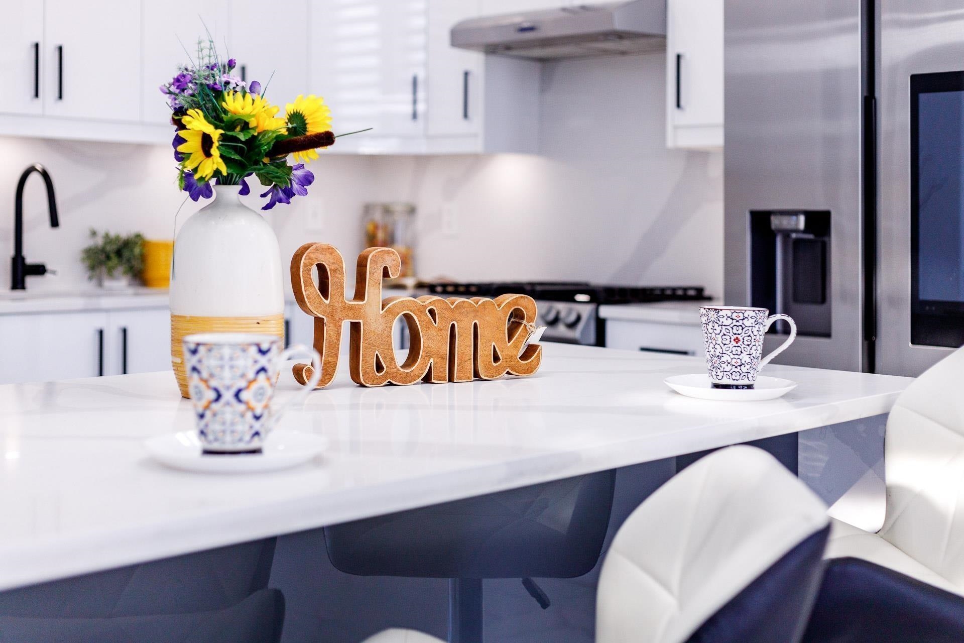 836 MACINTOSH STREET, Coquitlam BC V3J 4Z2, R3084890, BC,