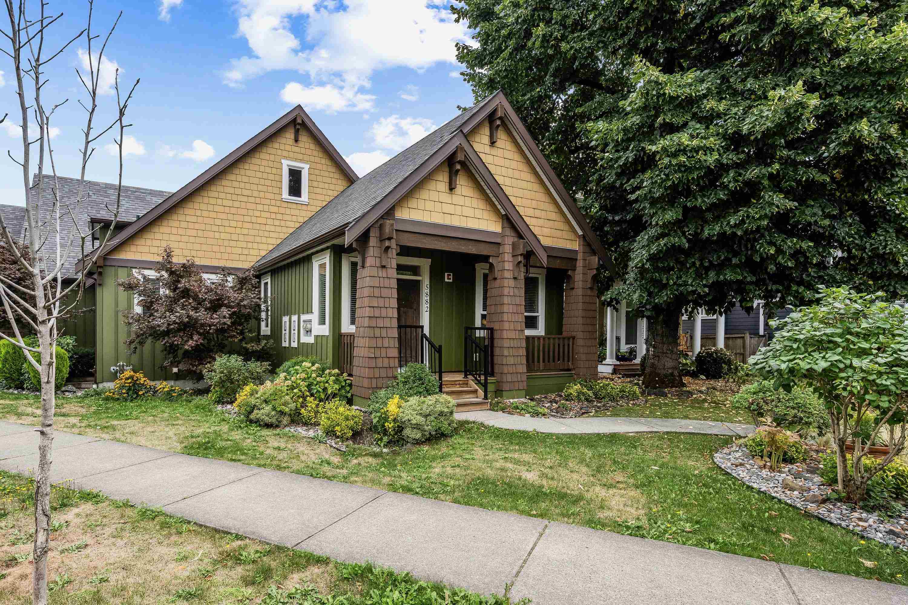 2 5882 COWICHAN STREET, R3084902, BC,