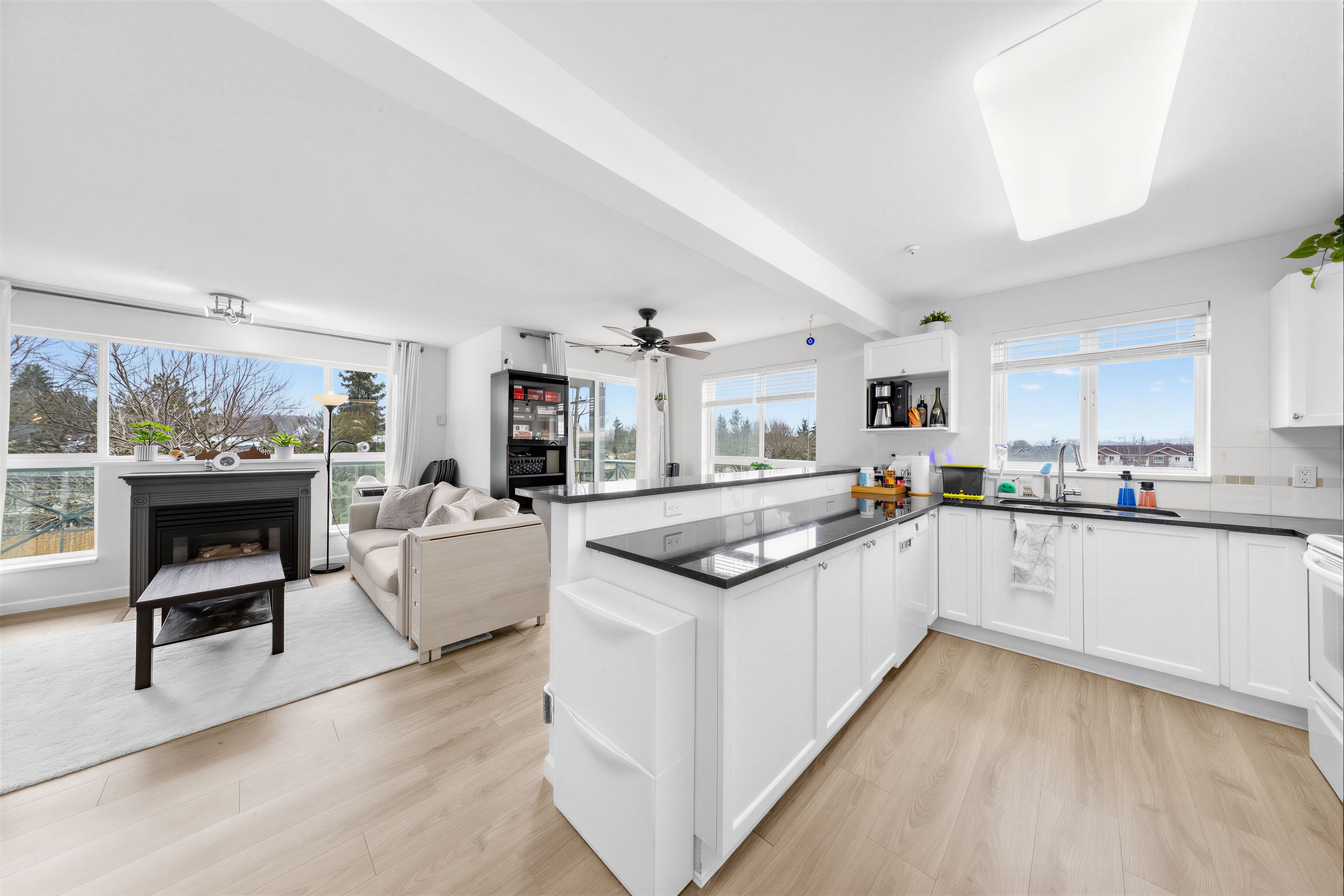 305 6390 196 STREET, R3084938, BC,