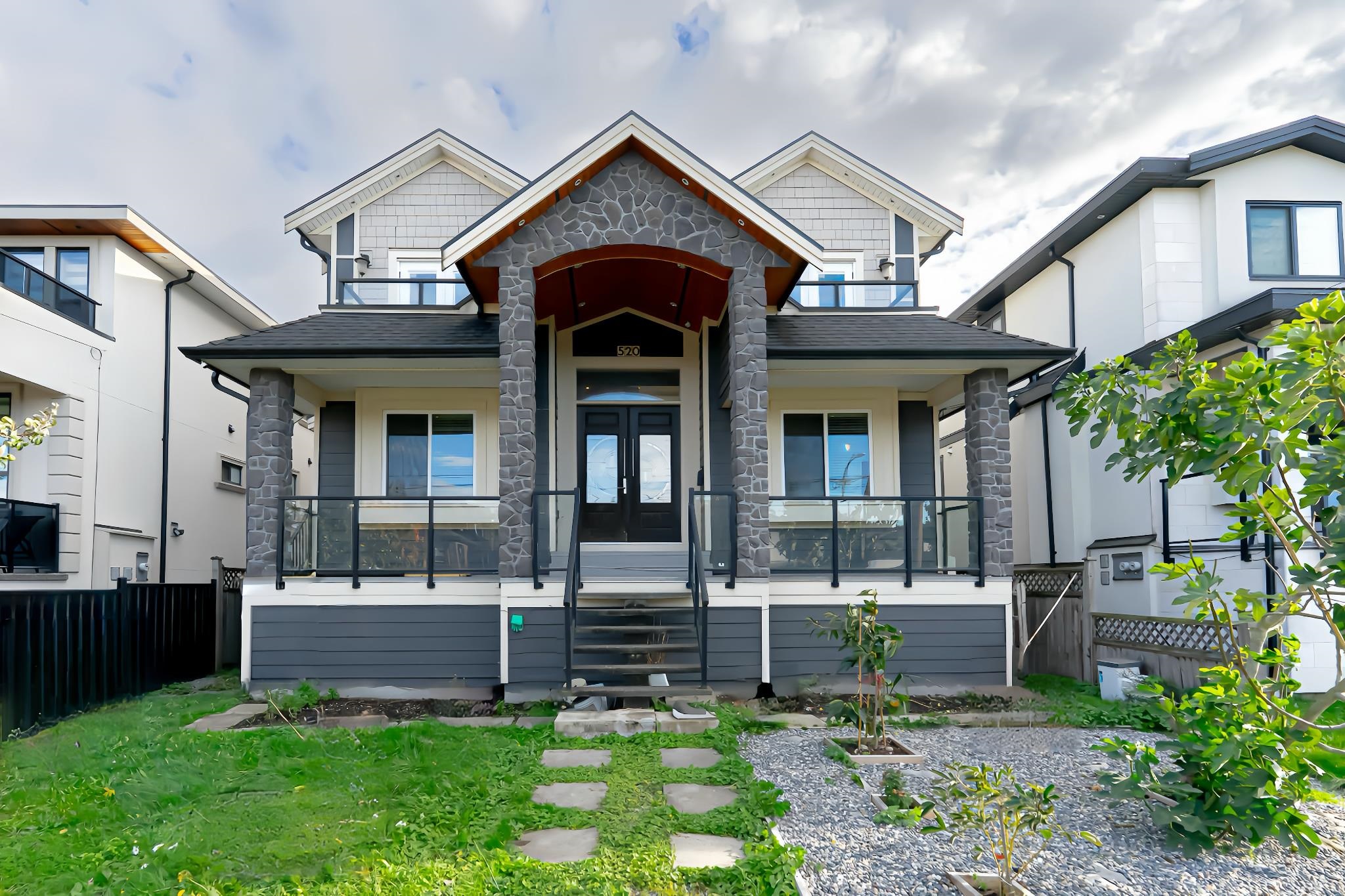 520 EWEN AVENUE, New Westminster BC V3M 5B1, R3084994, BC,