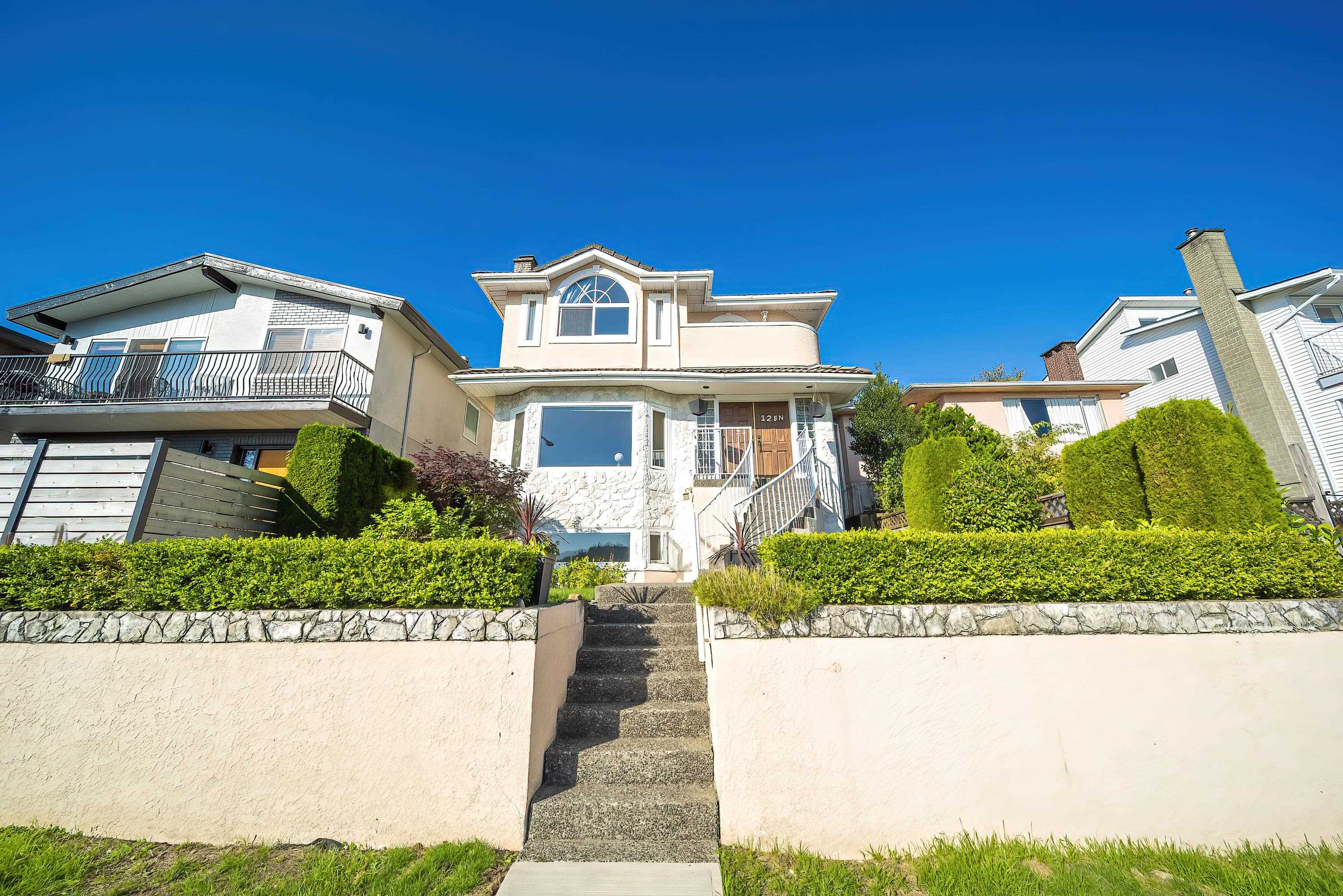 125 N WARWICK AVENUE, Burnaby BC V5B 1K8, R3085017, BC,