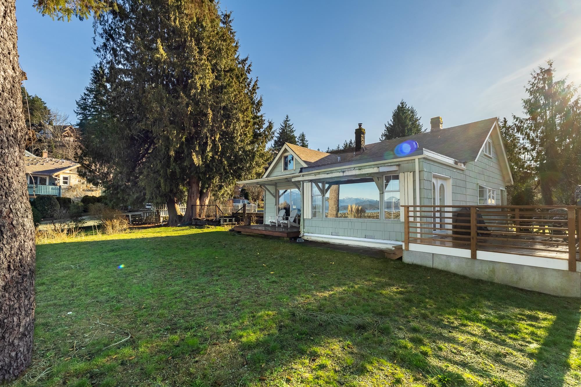 636 BAY ROAD, Gibsons BC V0N 1V8, R3085102, BC,