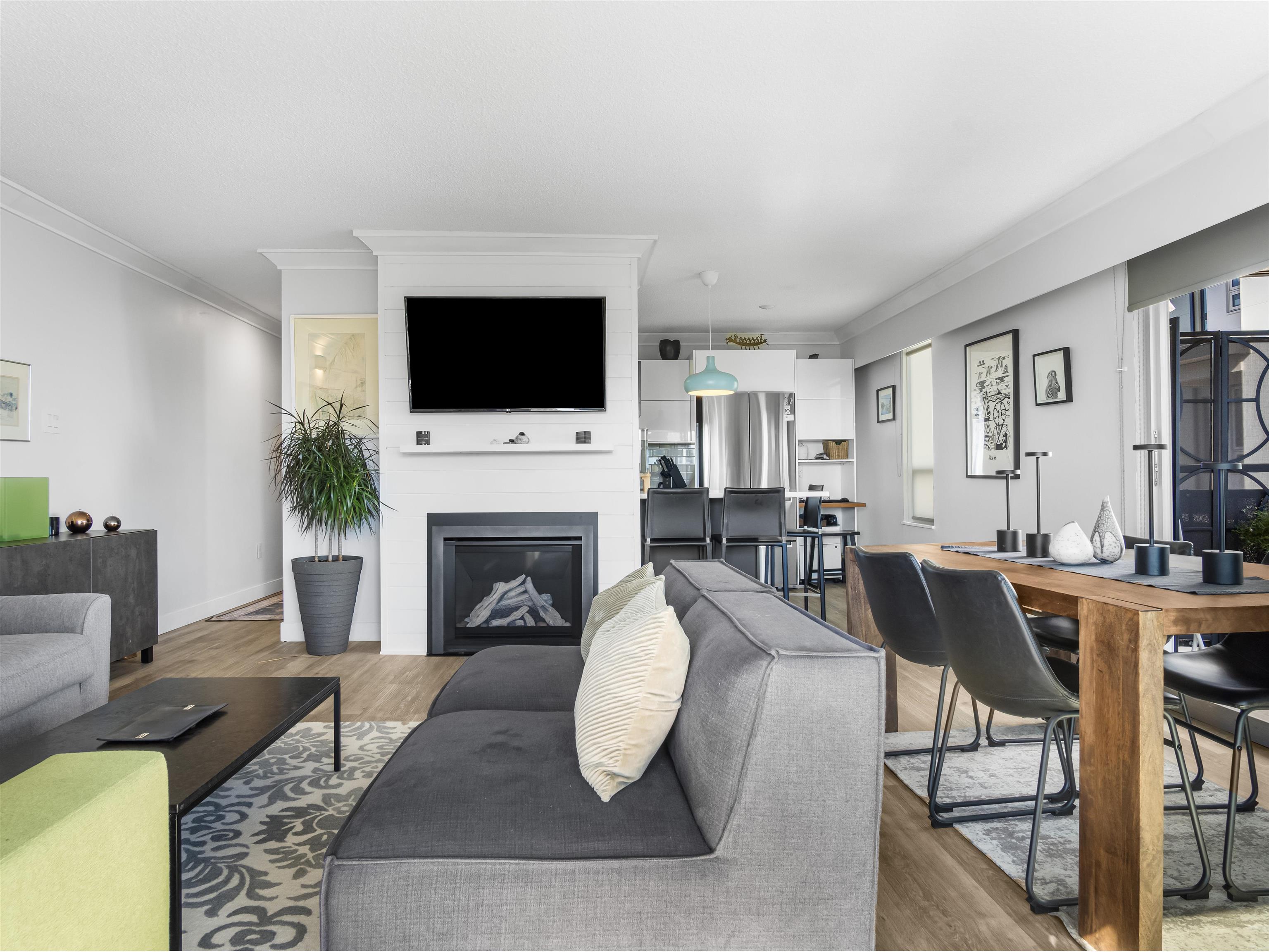 306 134 20TH STREET, R3085123, BC,