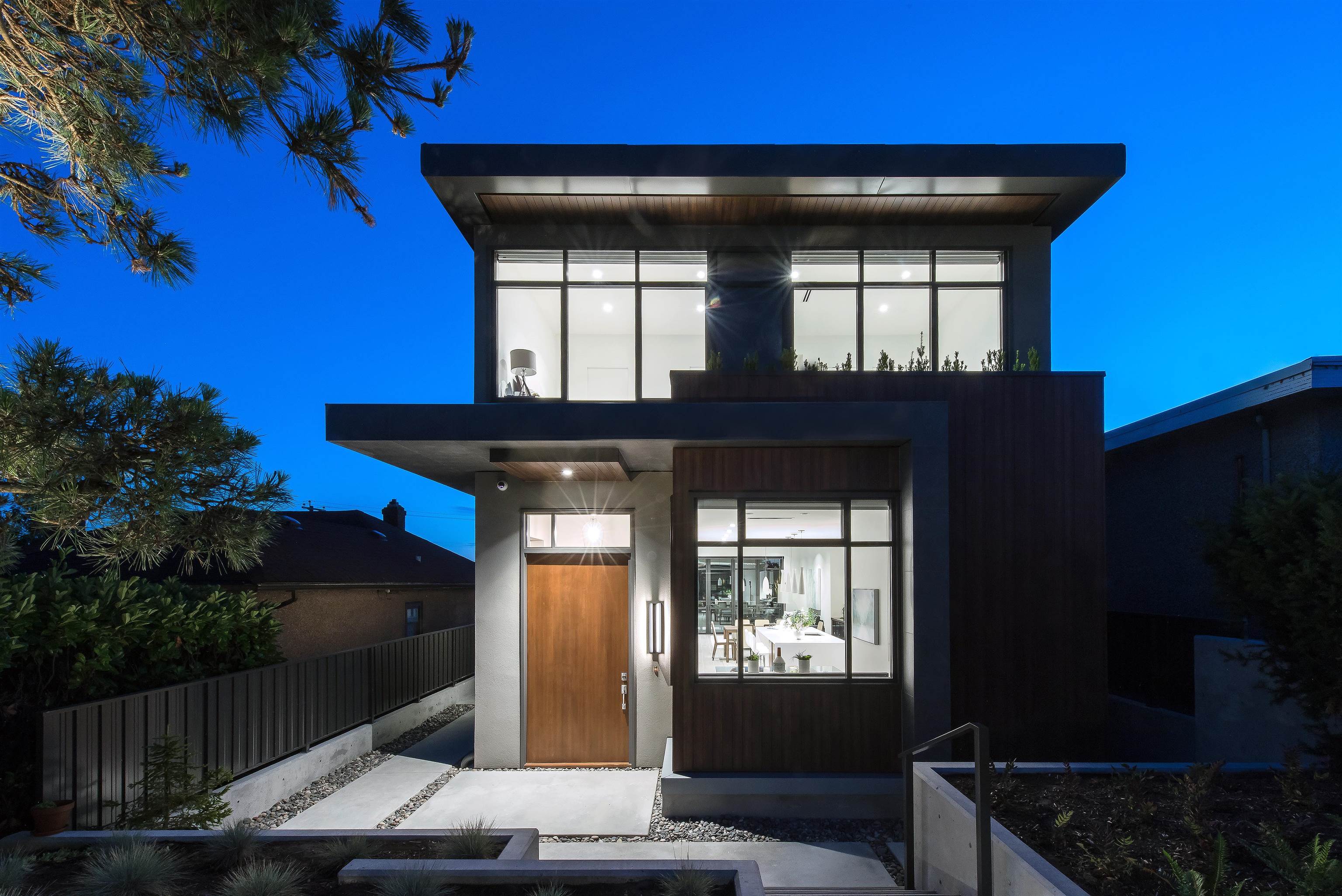 107 N HYTHE AVENUE, Burnaby BC V5B 1G3, R3085184, BC,