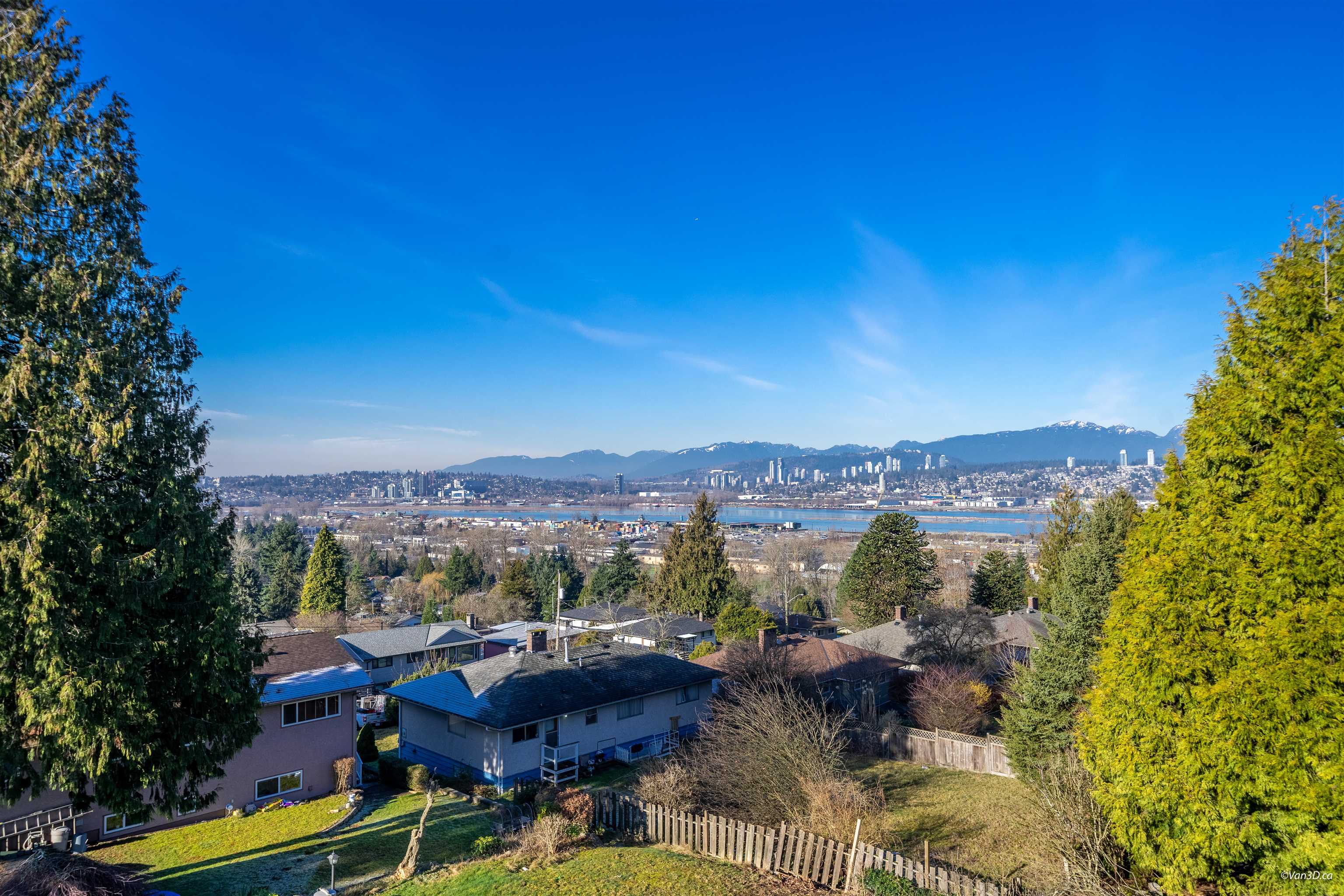 11229 136 STREET, Surrey BC V3R 3B8, R3085304, BC,