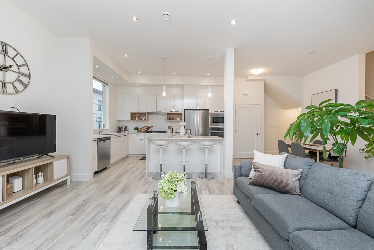 15 20852 78B AVENUE, R3085435, BC,