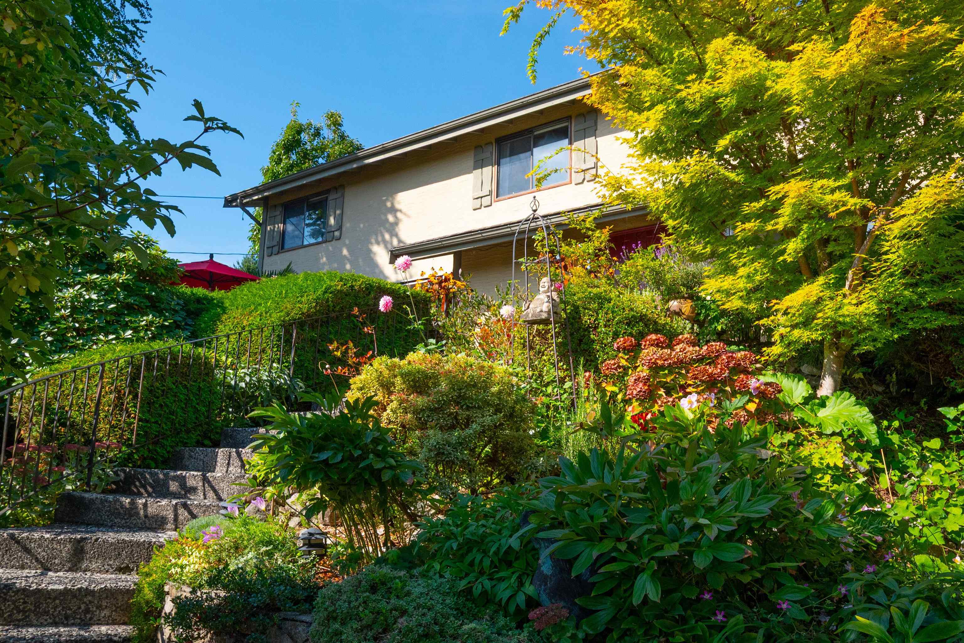 560 CRAIGMOHR DRIVE, West Vancouver BC V7S 1W9, R3085456, BC,