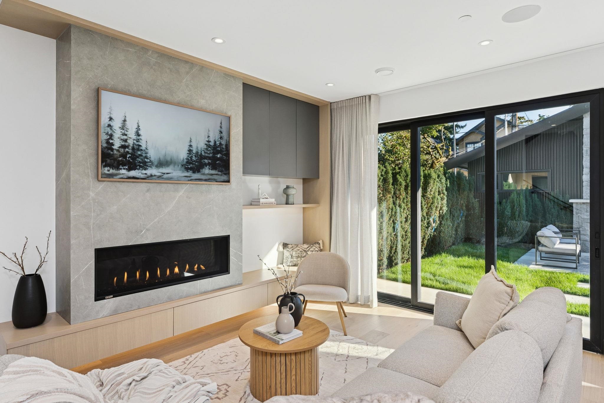 2 3036 14TH AVENUE, R3085464, BC,