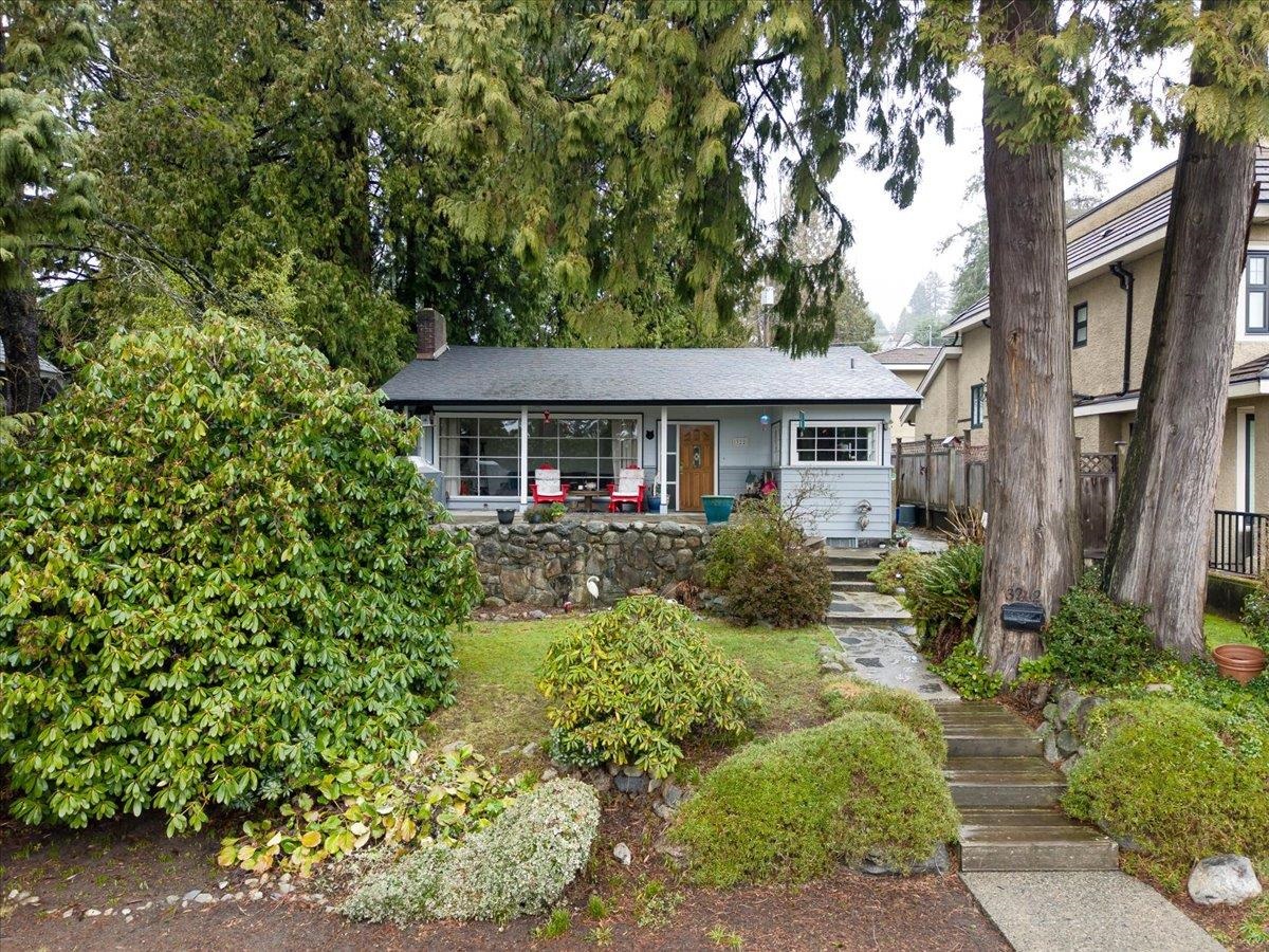 322 E 25TH STREET, North Vancouver BC V7N 1A3, R3085631, BC,