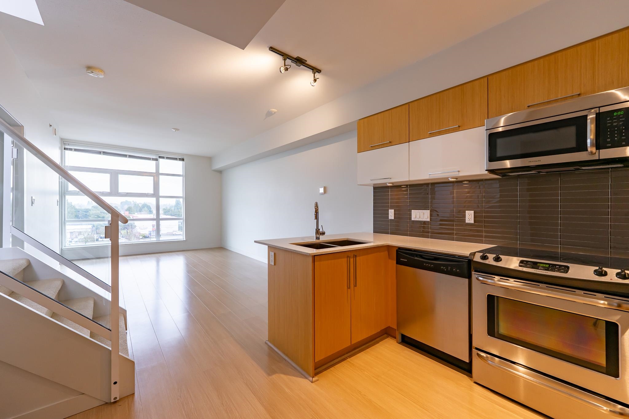 512 10020 DUNOON DRIVE, R3085764, BC,