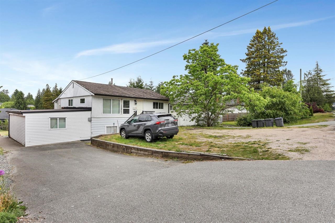 12841 98 AVE AVENUE, Surrey BC V2T 5J9, R3085800, BC,