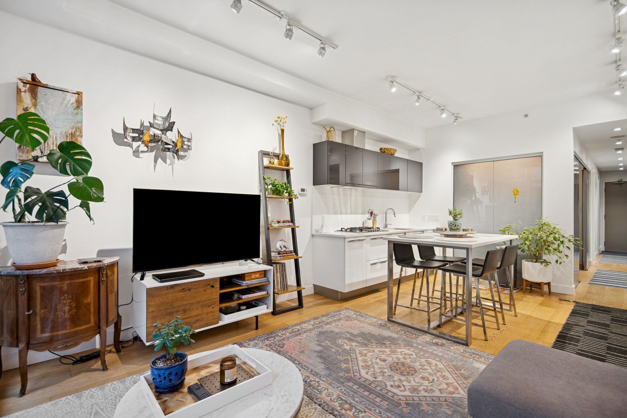 228 108 1ST AVENUE, R3085909, BC,