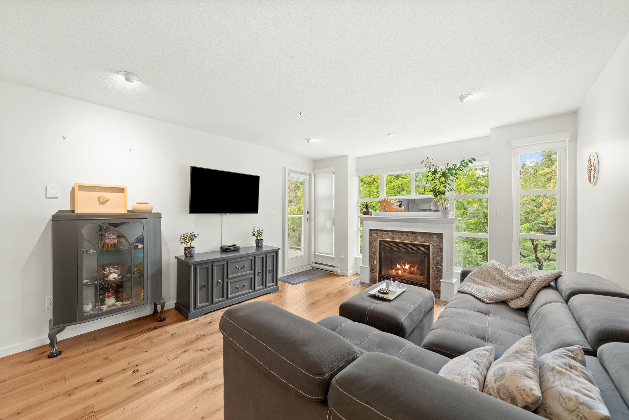 301 8728 MARINE DRIVE, R3085988, BC,