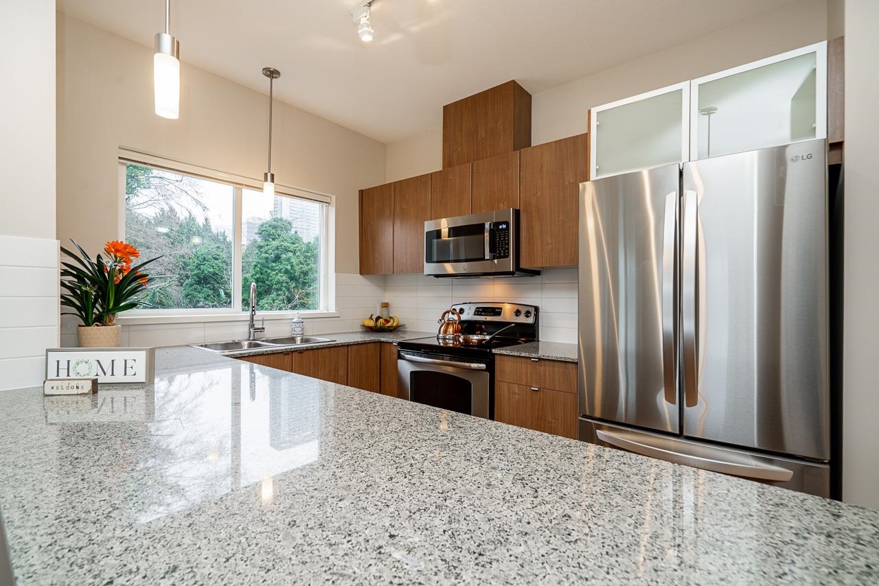 319 9655 KING GEORGE BOULEVARD, R3086250, BC,