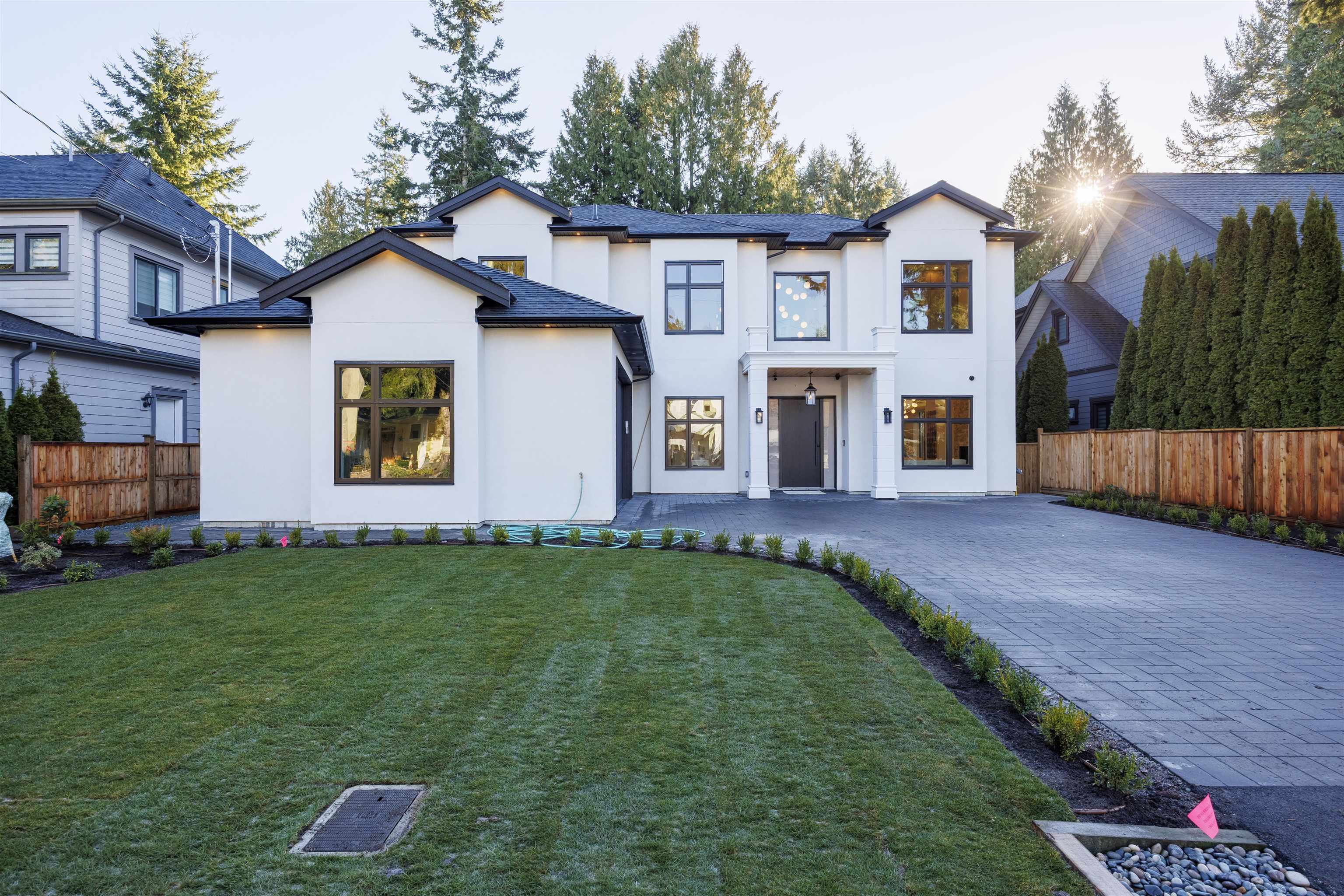 13030 15 AVENUE, Surrey BC V4A 1K7, R3086288, BC,