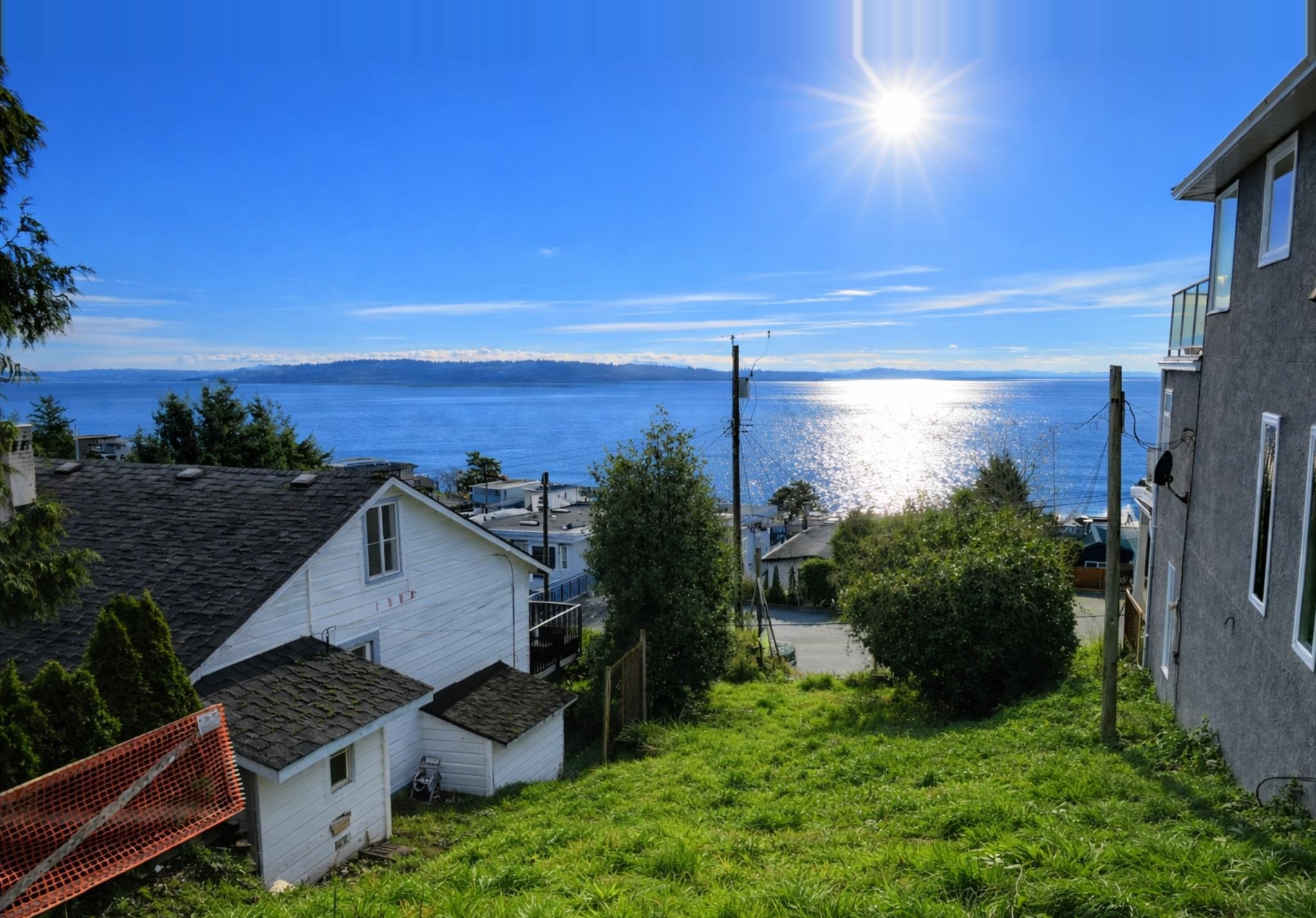 15519 COLUMBIA AVENUE, White Rock BC V4B 1K5, R3086310, BC,