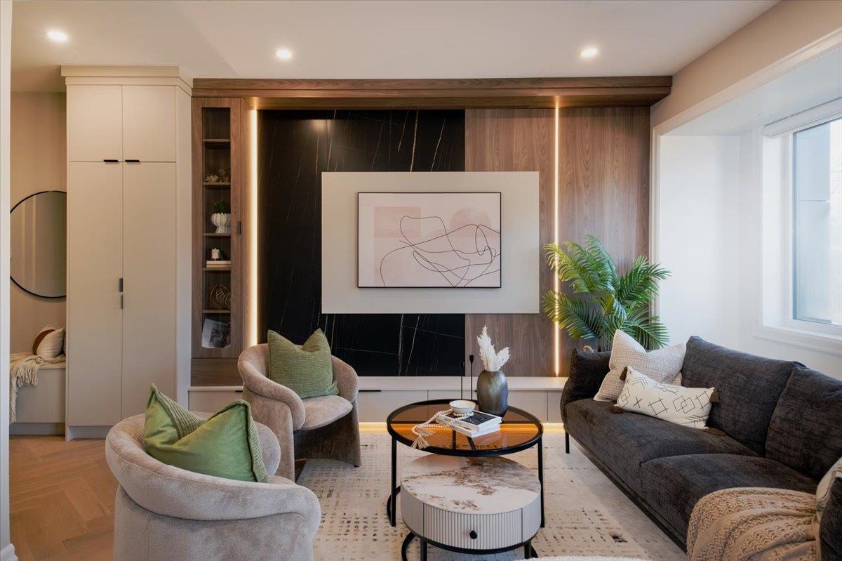 2 6061 SHERBROOKE STREET, R3086385, BC,