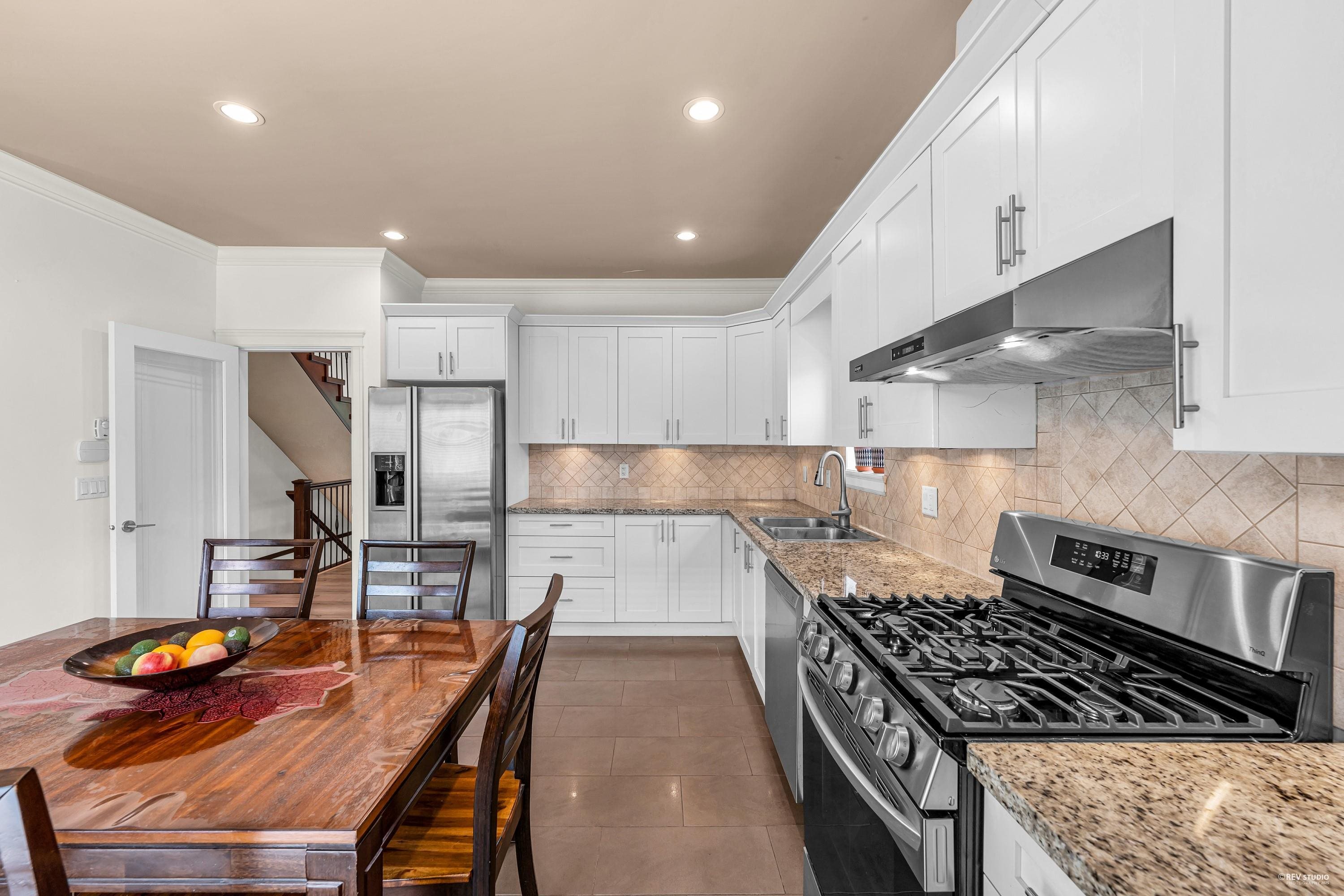 1 4766 55B STREET, R3086563, BC,