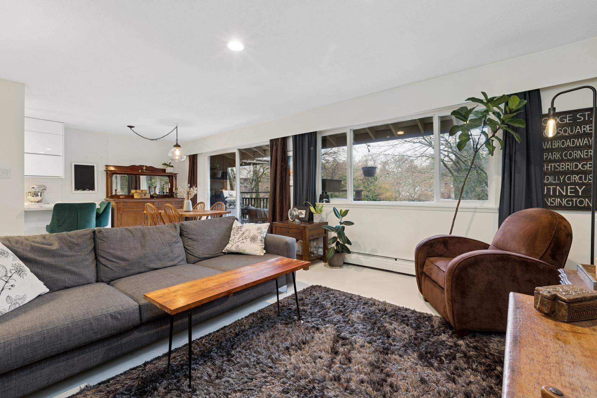 402 555 28TH STREET, R3087042, BC,