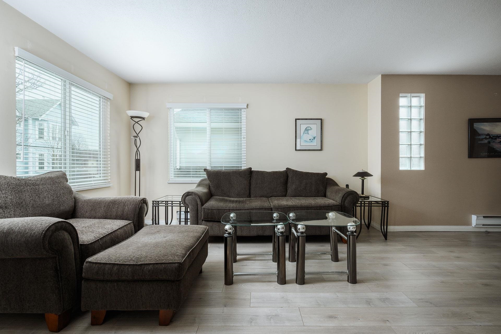 205 4988 47A AVENUE, R3087079, BC,