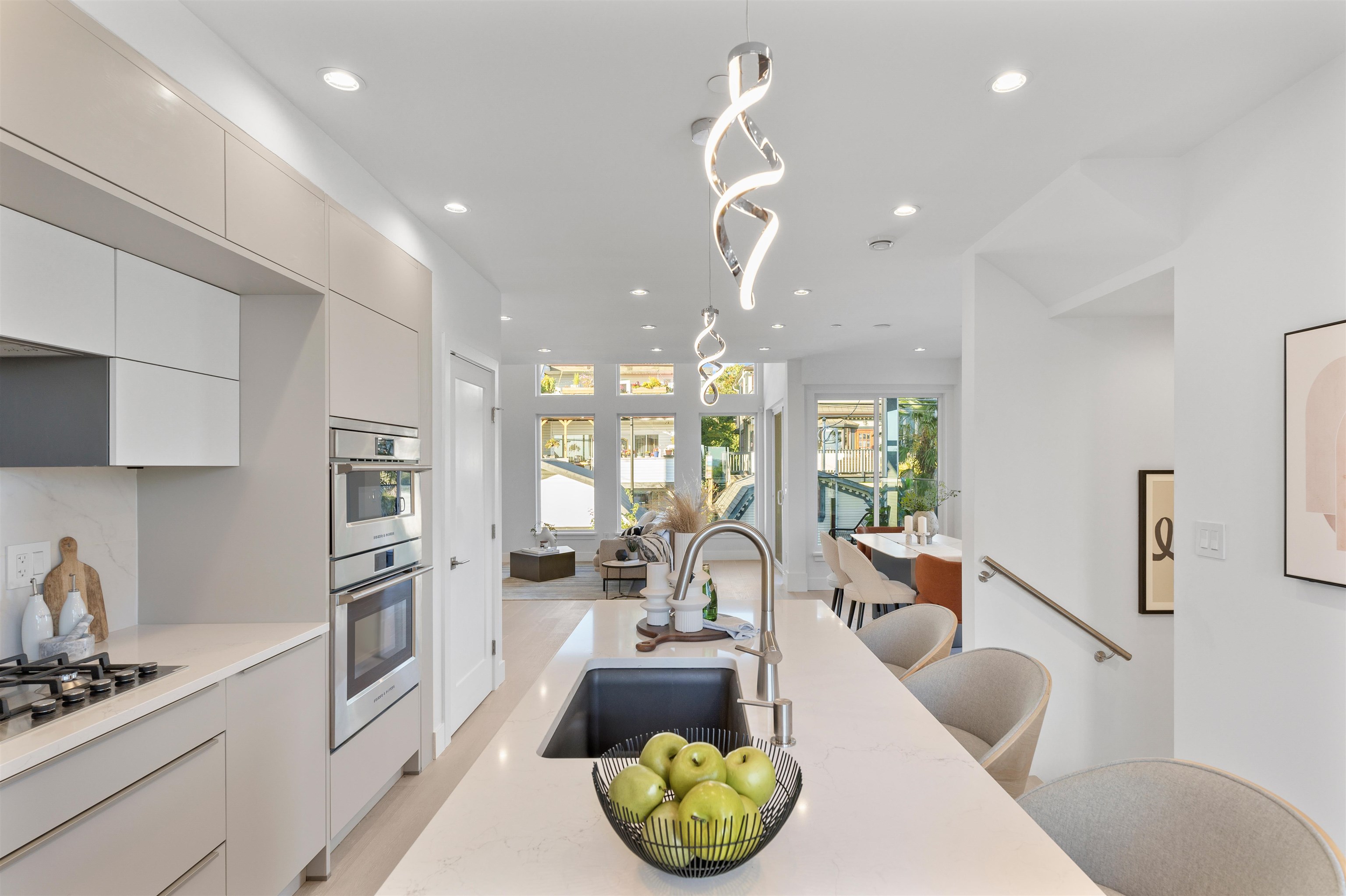 2 434 1ST STREET, R3087544, BC,