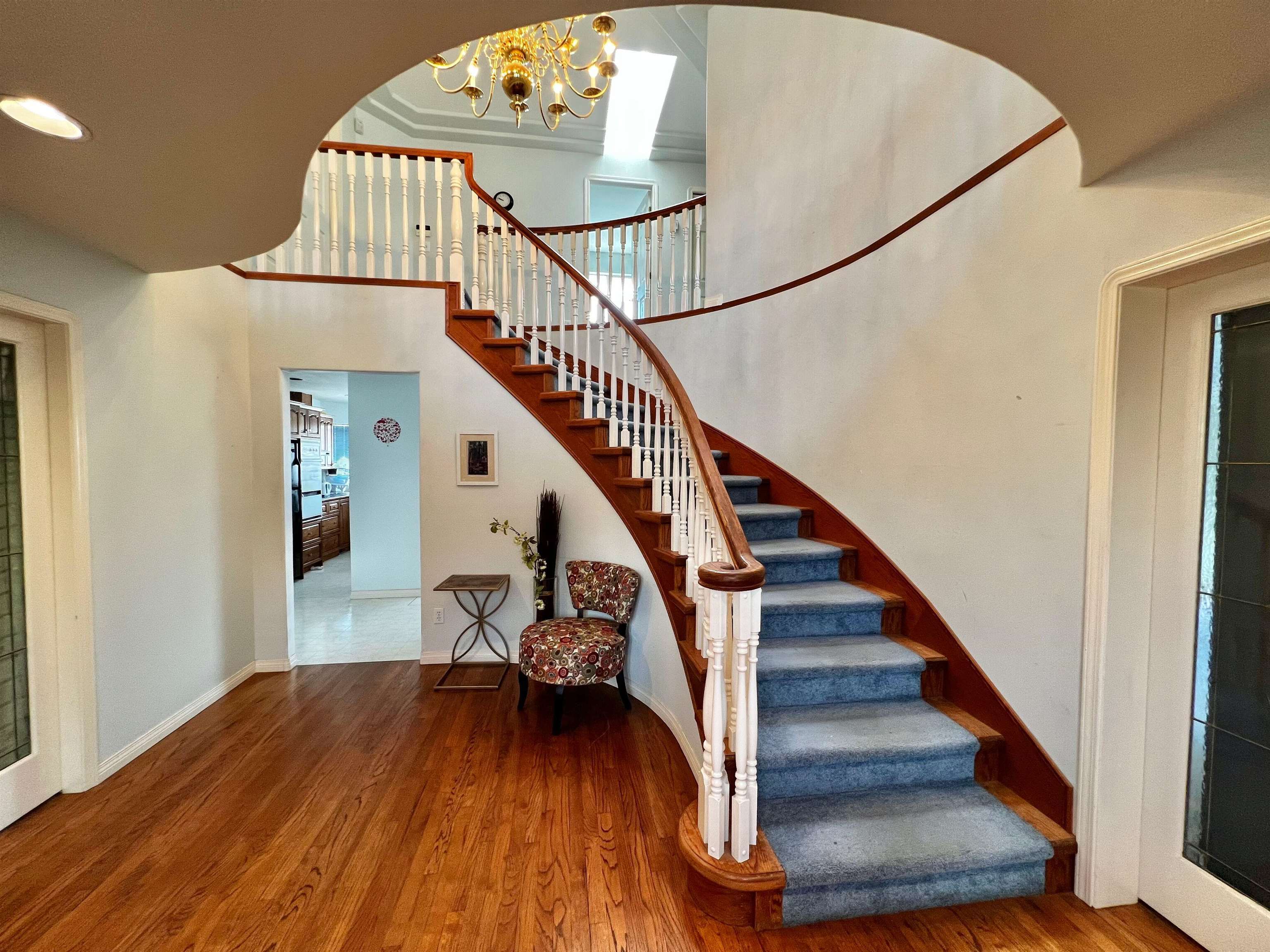 4864 WATLING STREET, Burnaby BC V5J 1W5, R3087585, BC,