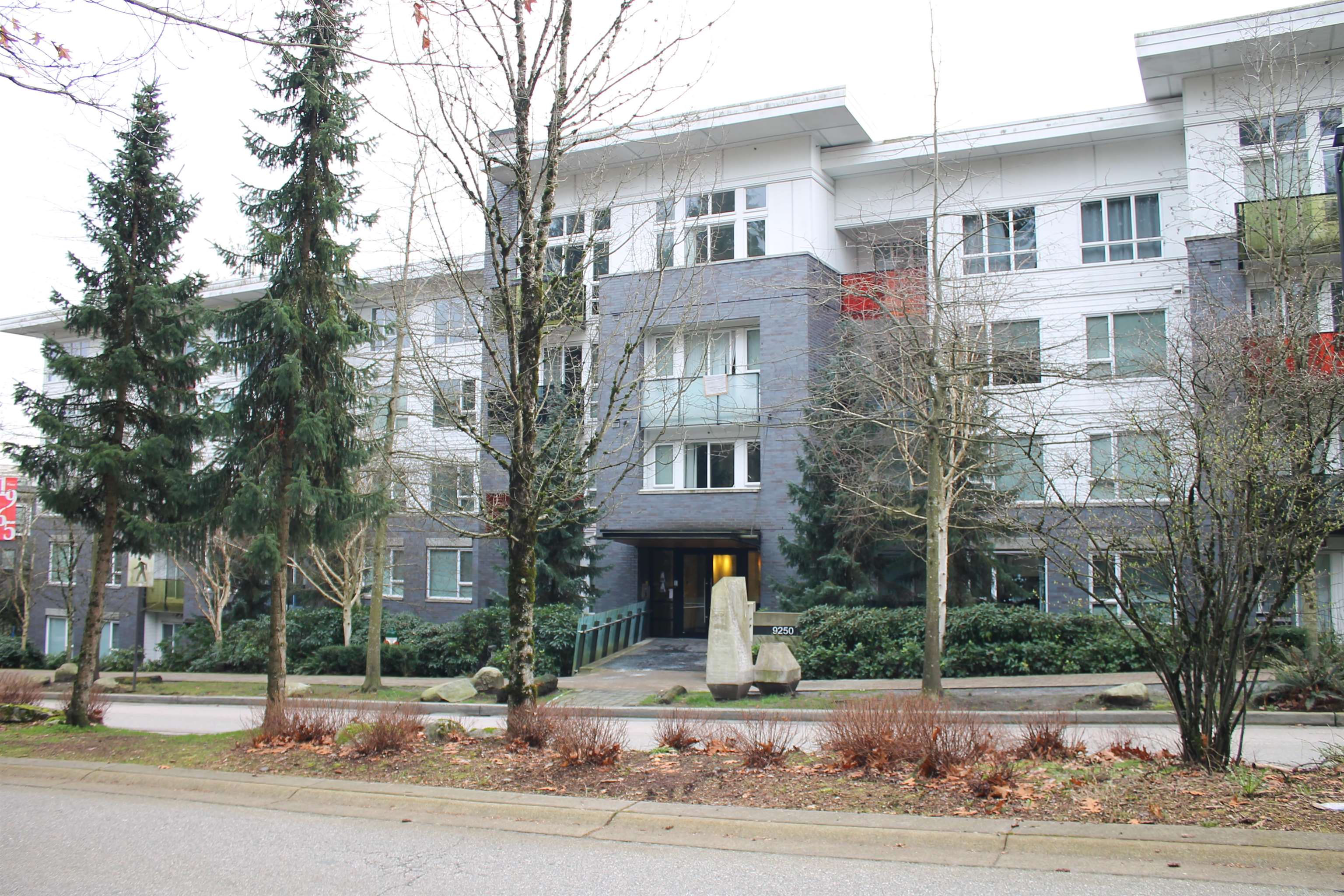 303 9250 UNIVERSITY HIGH STREET, R3087616, BC,