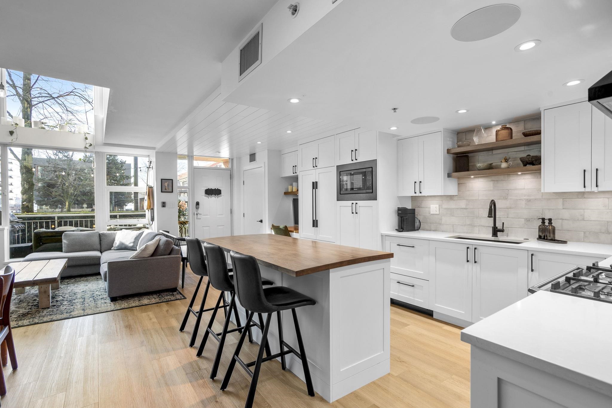 TH2 168 ESPLANADE AVENUE, R3088123, BC,