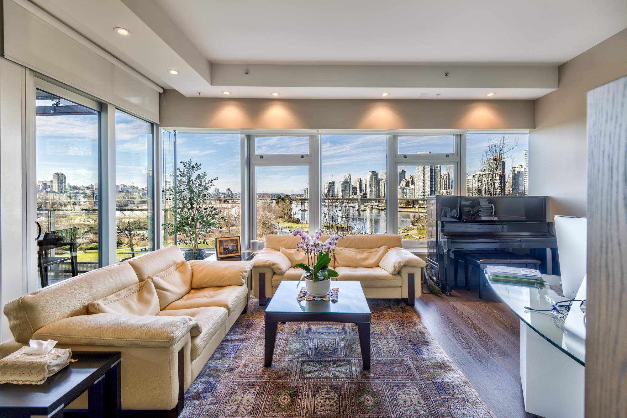 504 181 ATHLETES WAY, R3088134, BC,