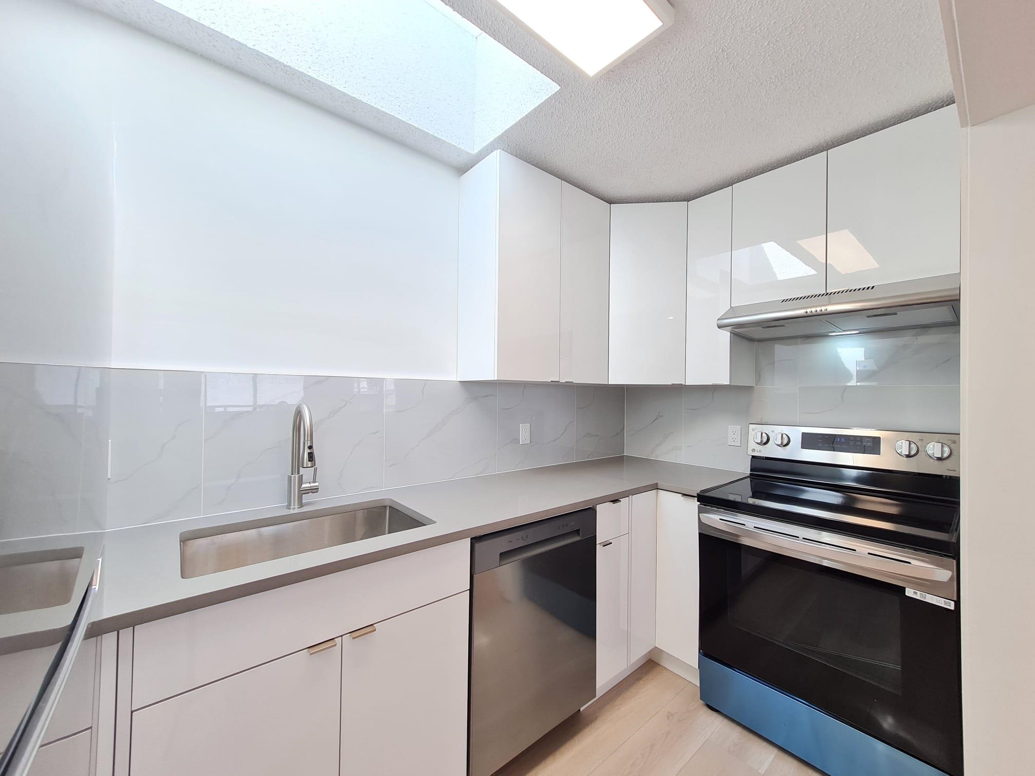 301 8645 OSLER STREET, R3088245, BC,