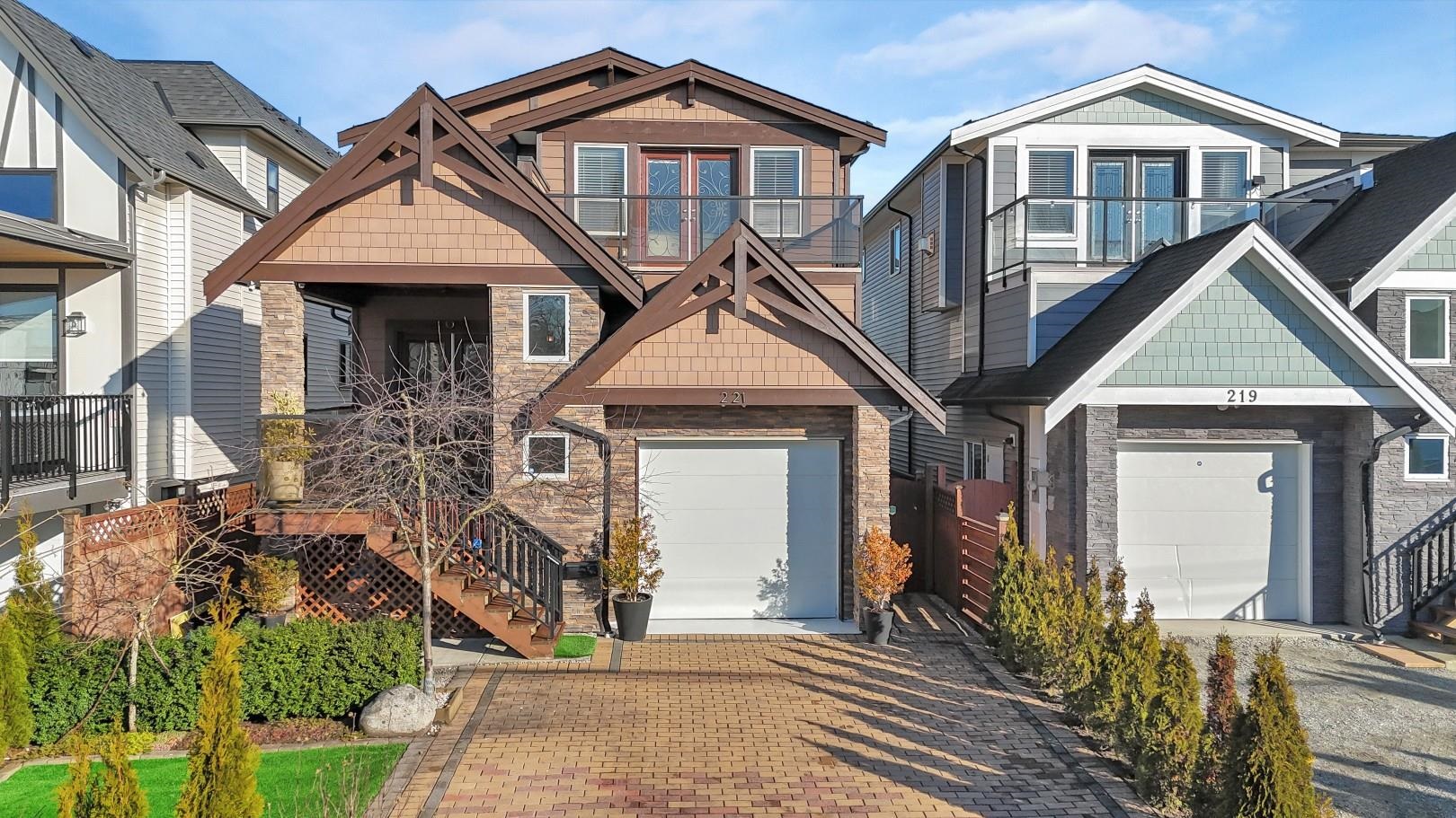 221 CAMPBELL STREET, New Westminster BC V3M 5K8, R3088275, BC,