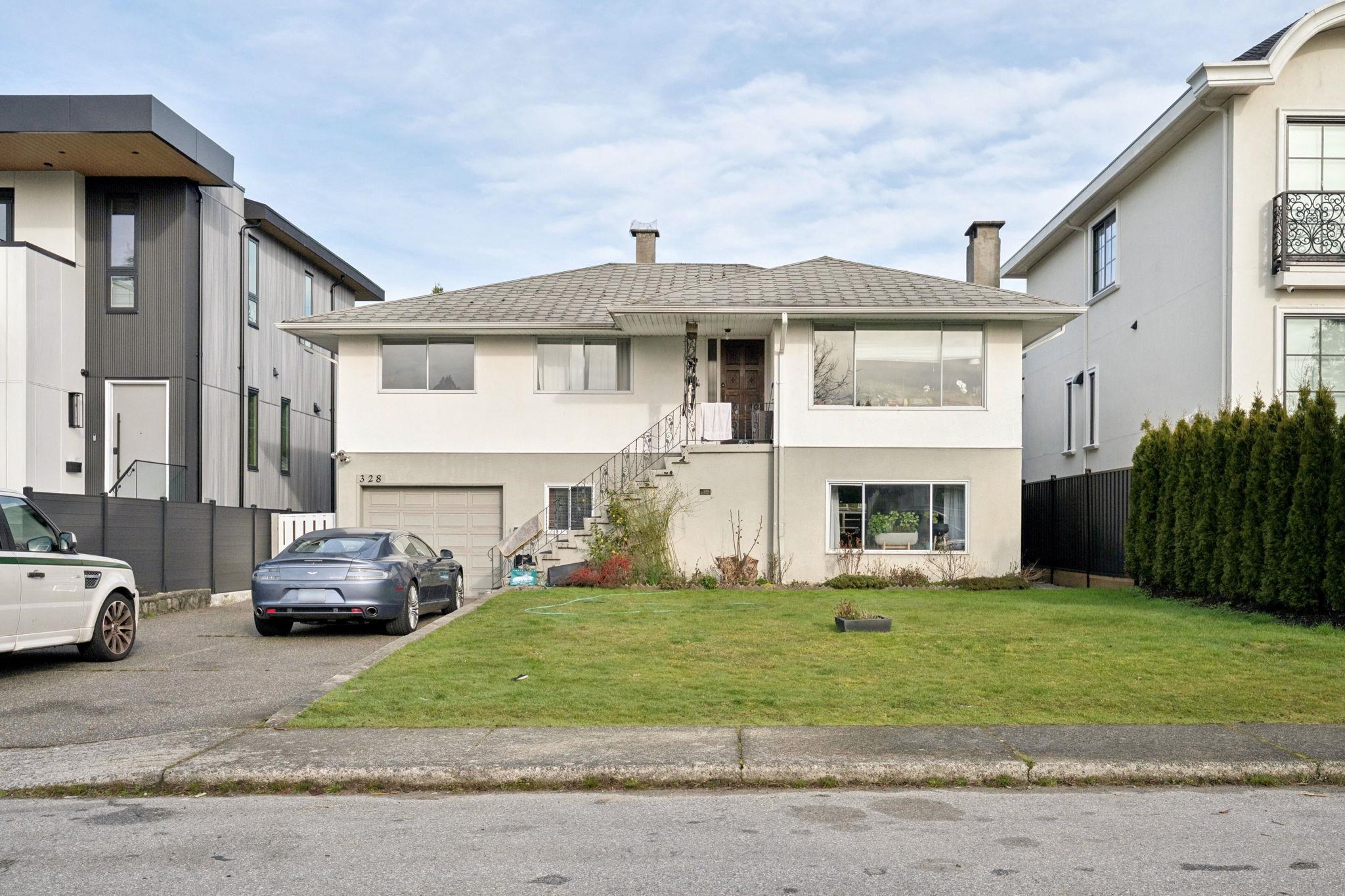 328 E 18TH STREET, North Vancouver BC V7L 2X9, R3088334, BC,