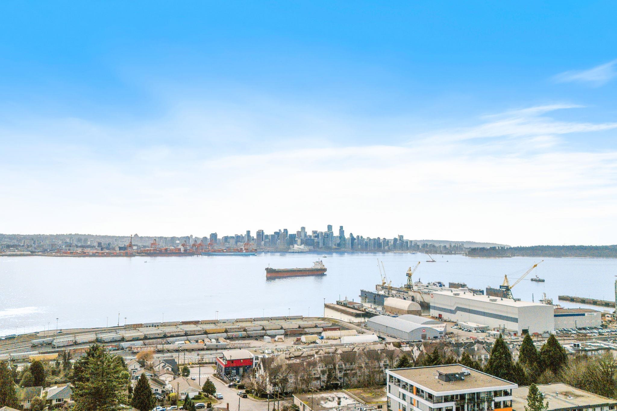 407 422 3RD STREET, R3088335, BC,