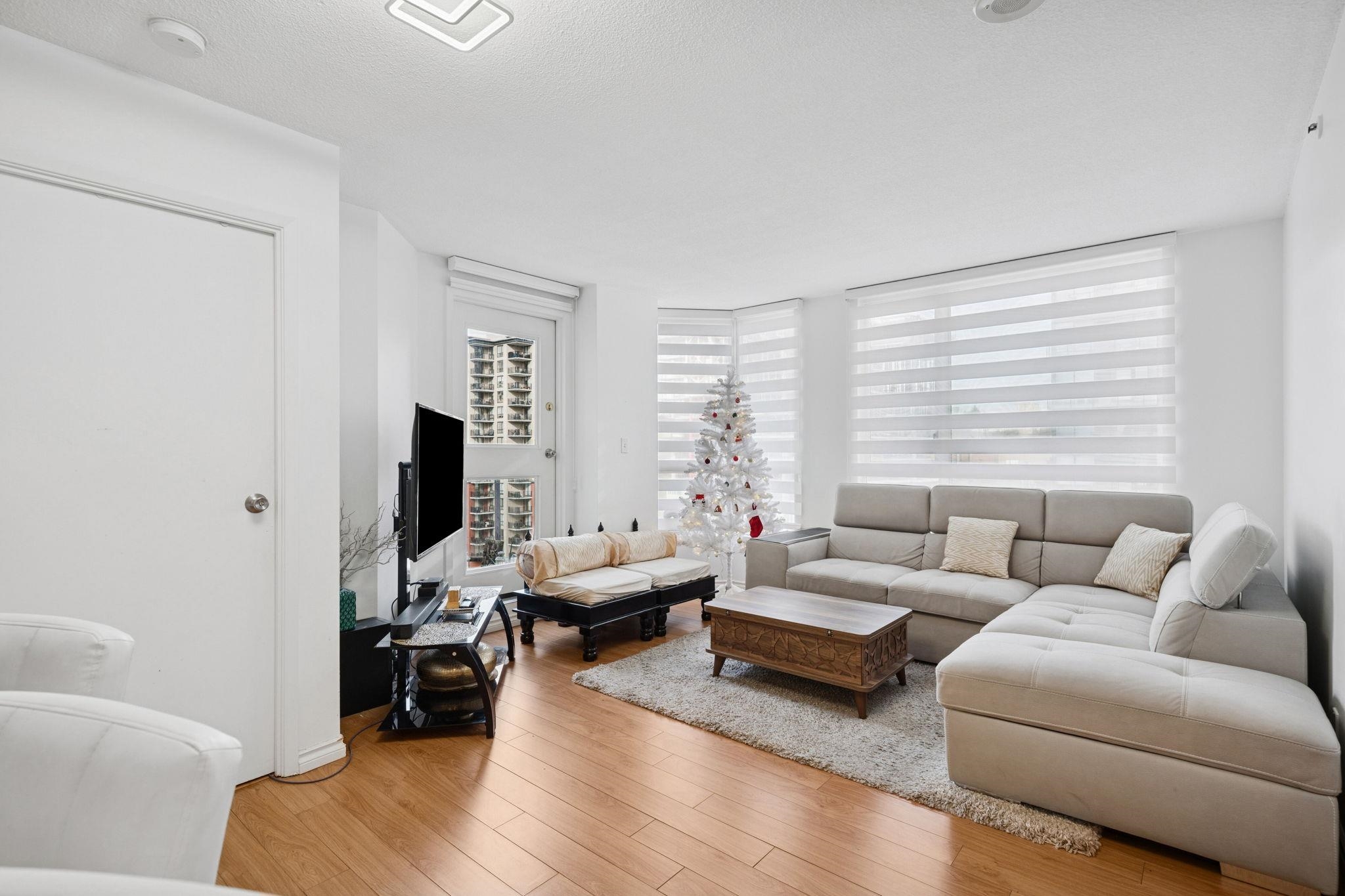 1402 828 AGNES STREET, R3088400, BC,