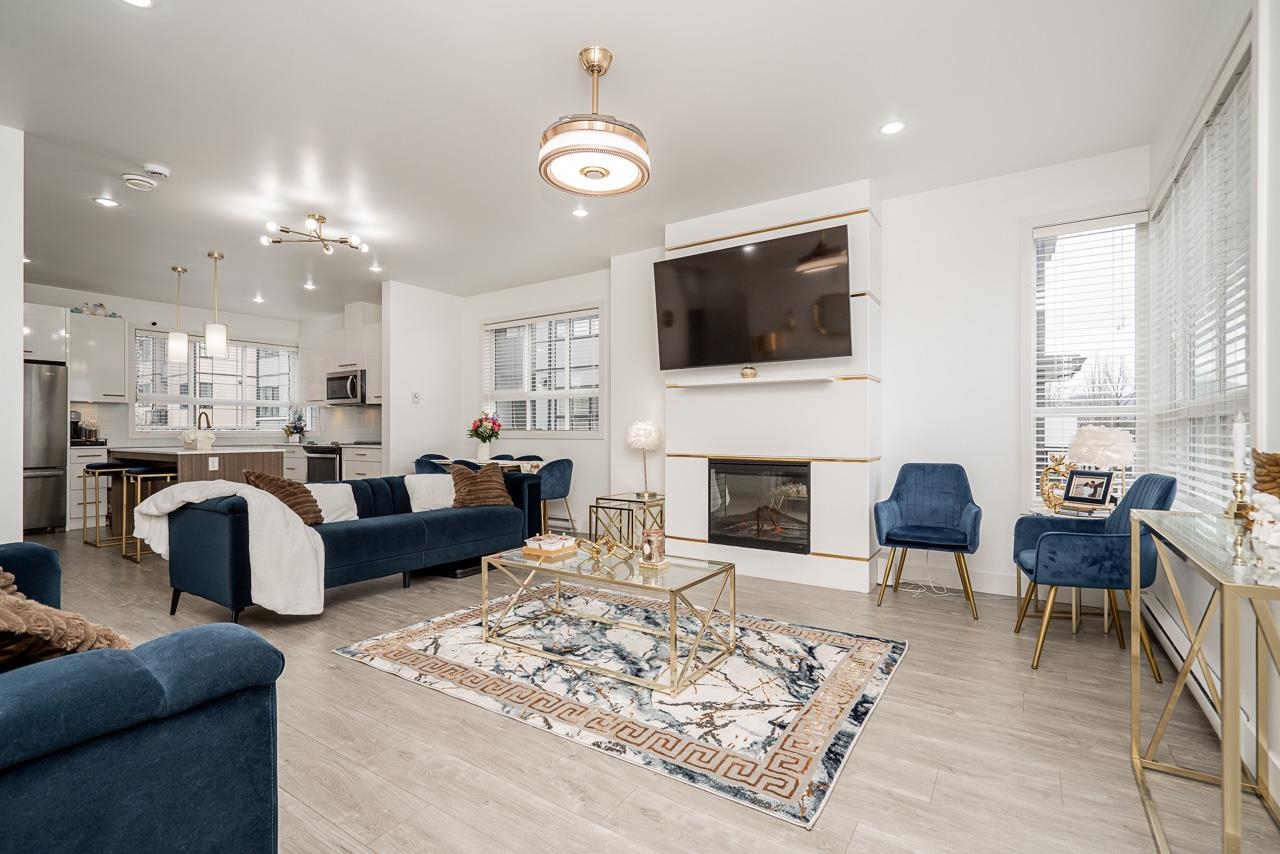 8 1938 NORTH PARALLEL ROAD, R3088947, BC,