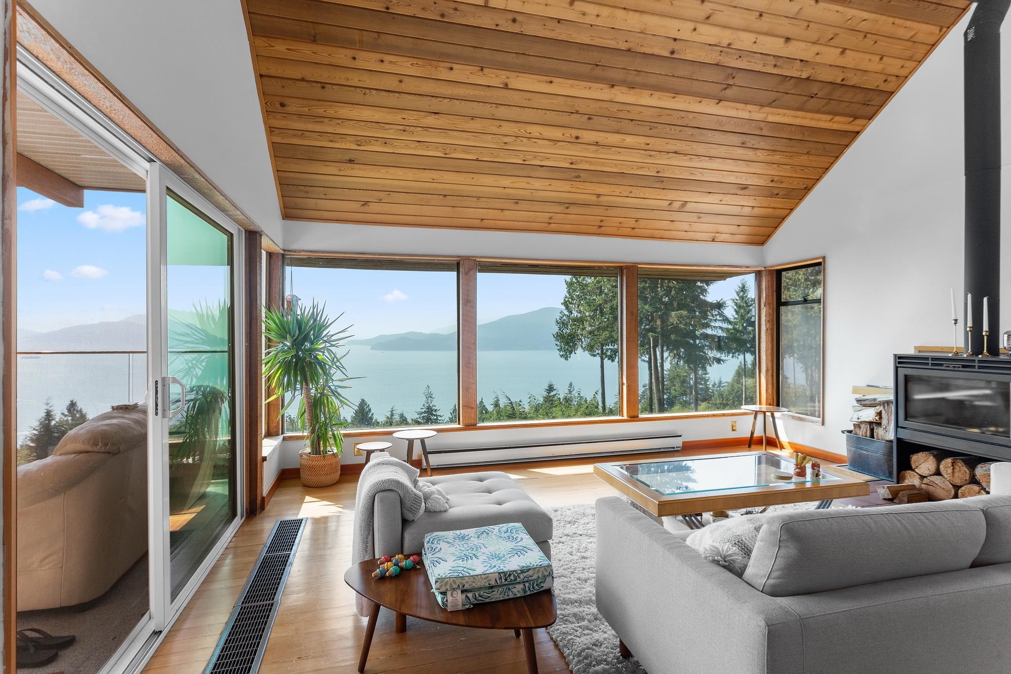 270 MOUNTAIN DRIVE, Lions Bay BC V0N 2E0, R3089098, BC,