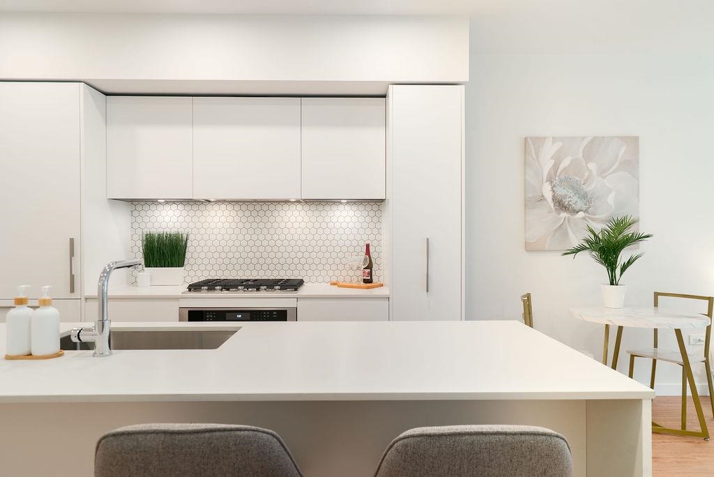 406 1504 SCOTT CRESCENT, R3089131, BC,