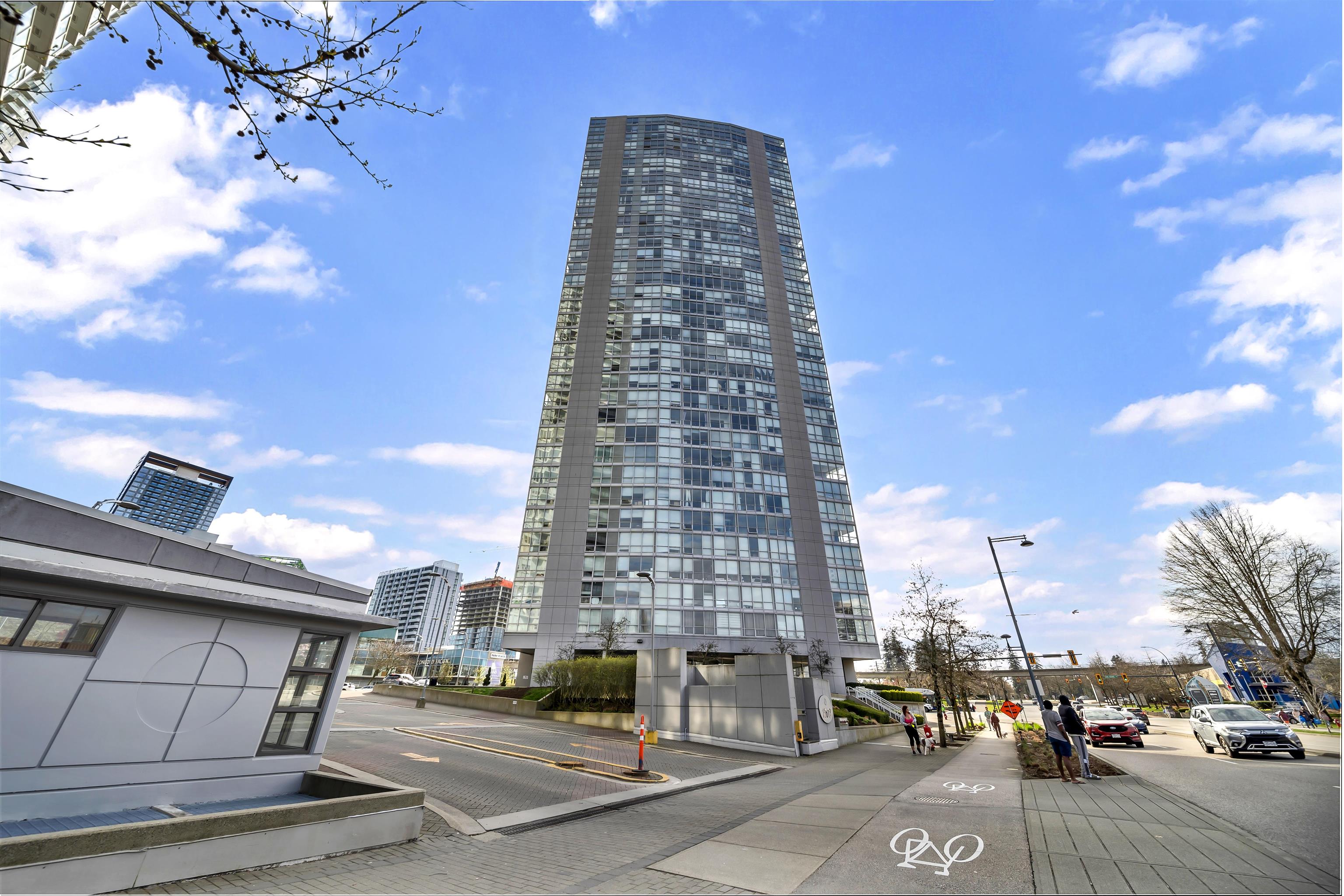 3306 13618 100 AVENUE, R3089335, BC,