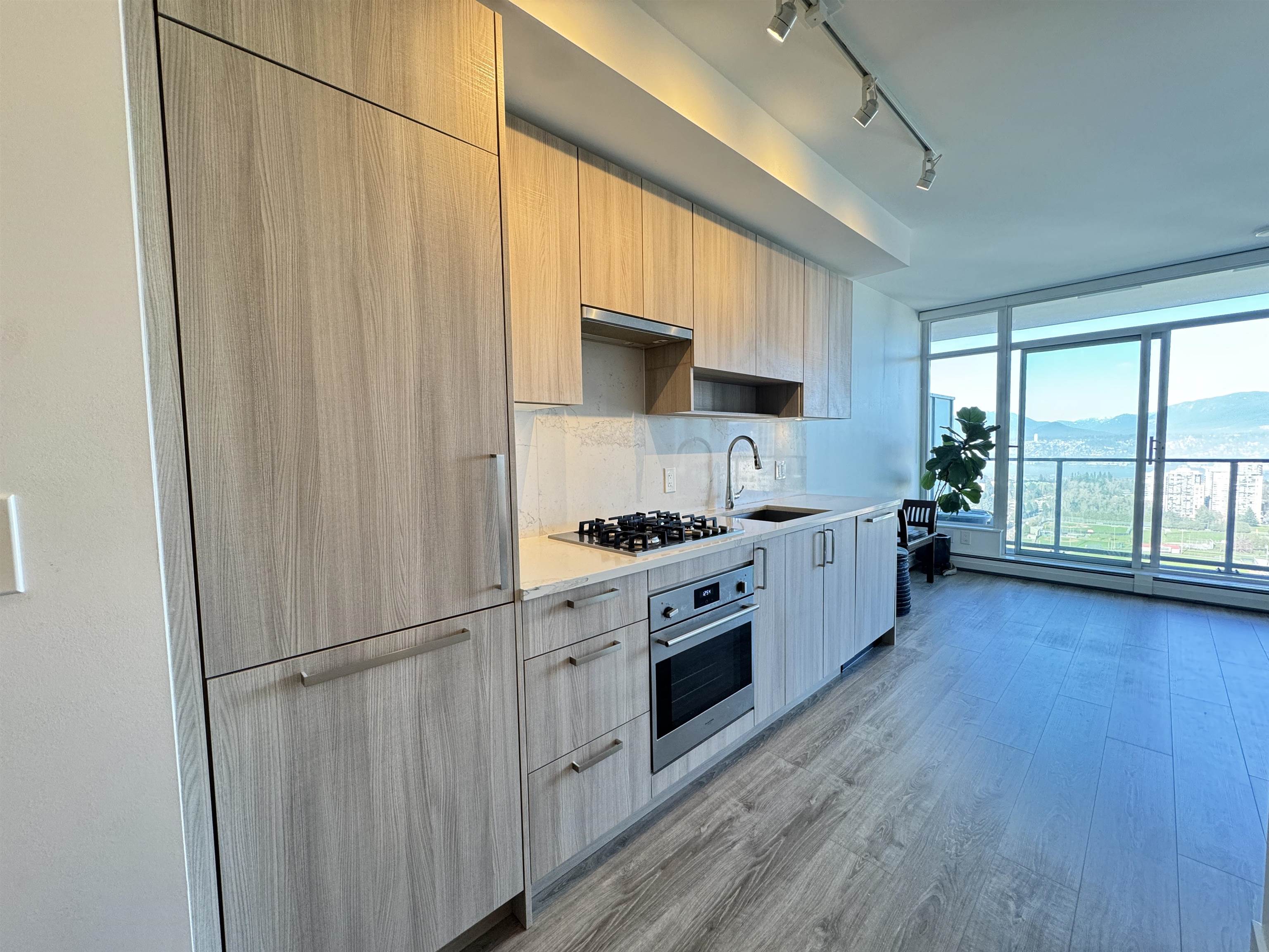 3204 13350 CENTRAL AVENUE, R3089689, BC,