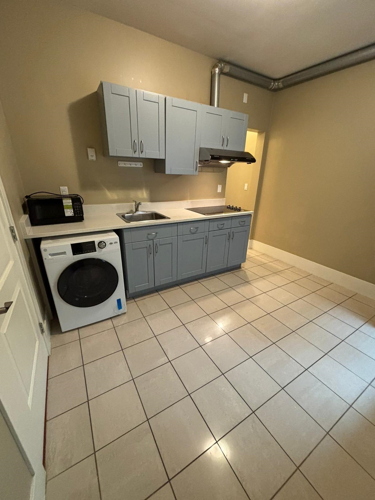 Garden Level 8368 RUSKIN ROAD, R3090035, BC,