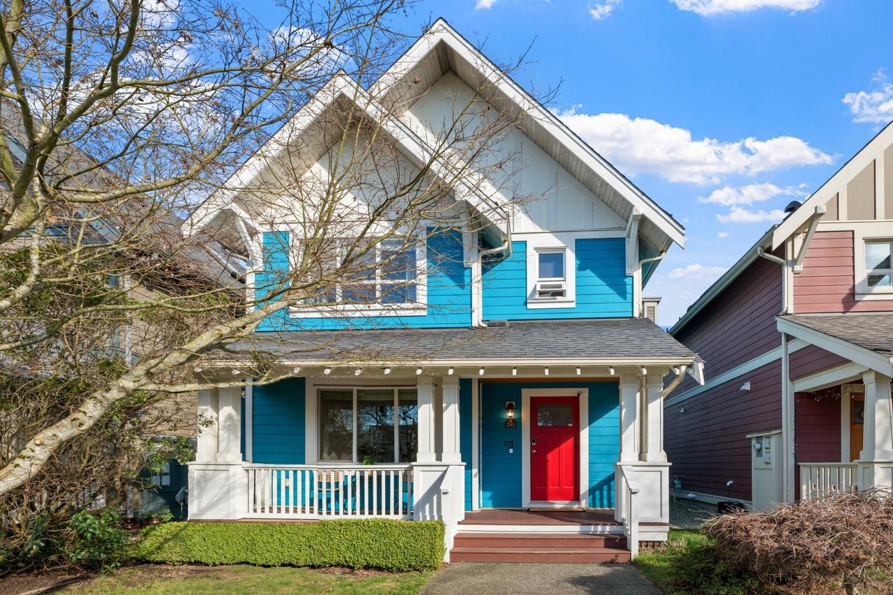 245 HOLLY AVENUE, New Westminster BC V3M 0B3, R3090127, BC,