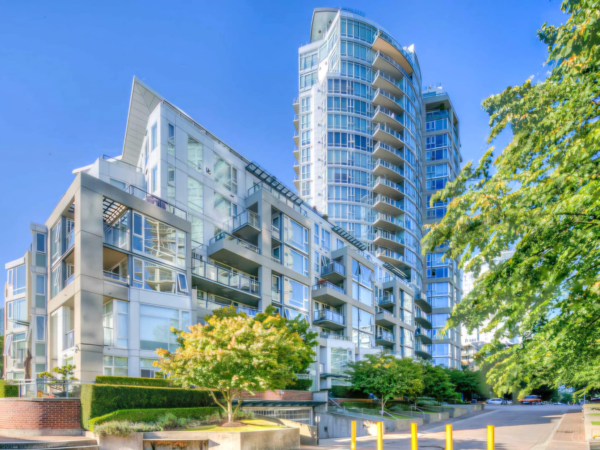 1383 MARINASIDE CRESCENT, Vancouver BC V6Z 2W9, R3090148, BC,